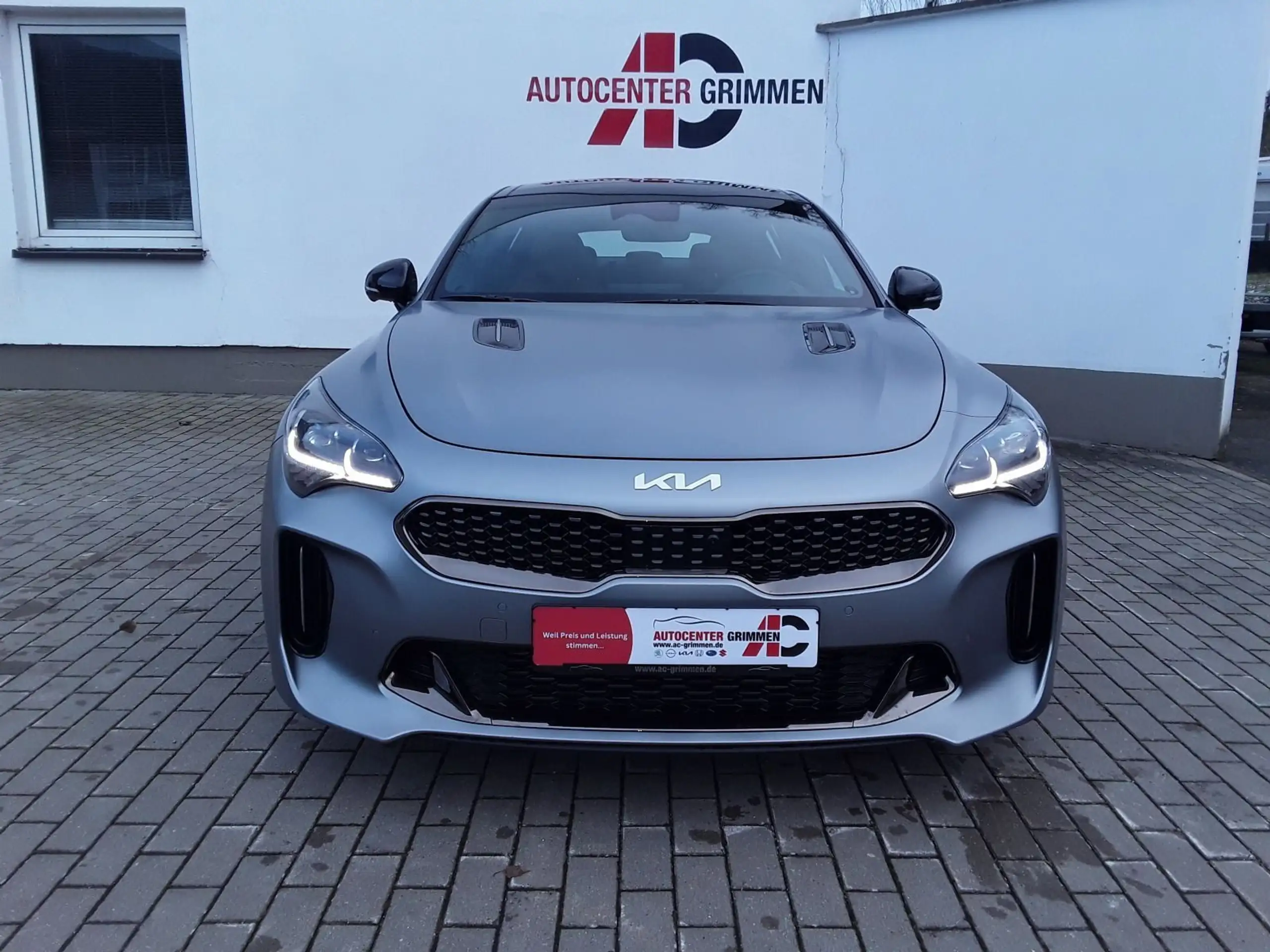 Kia - Stinger