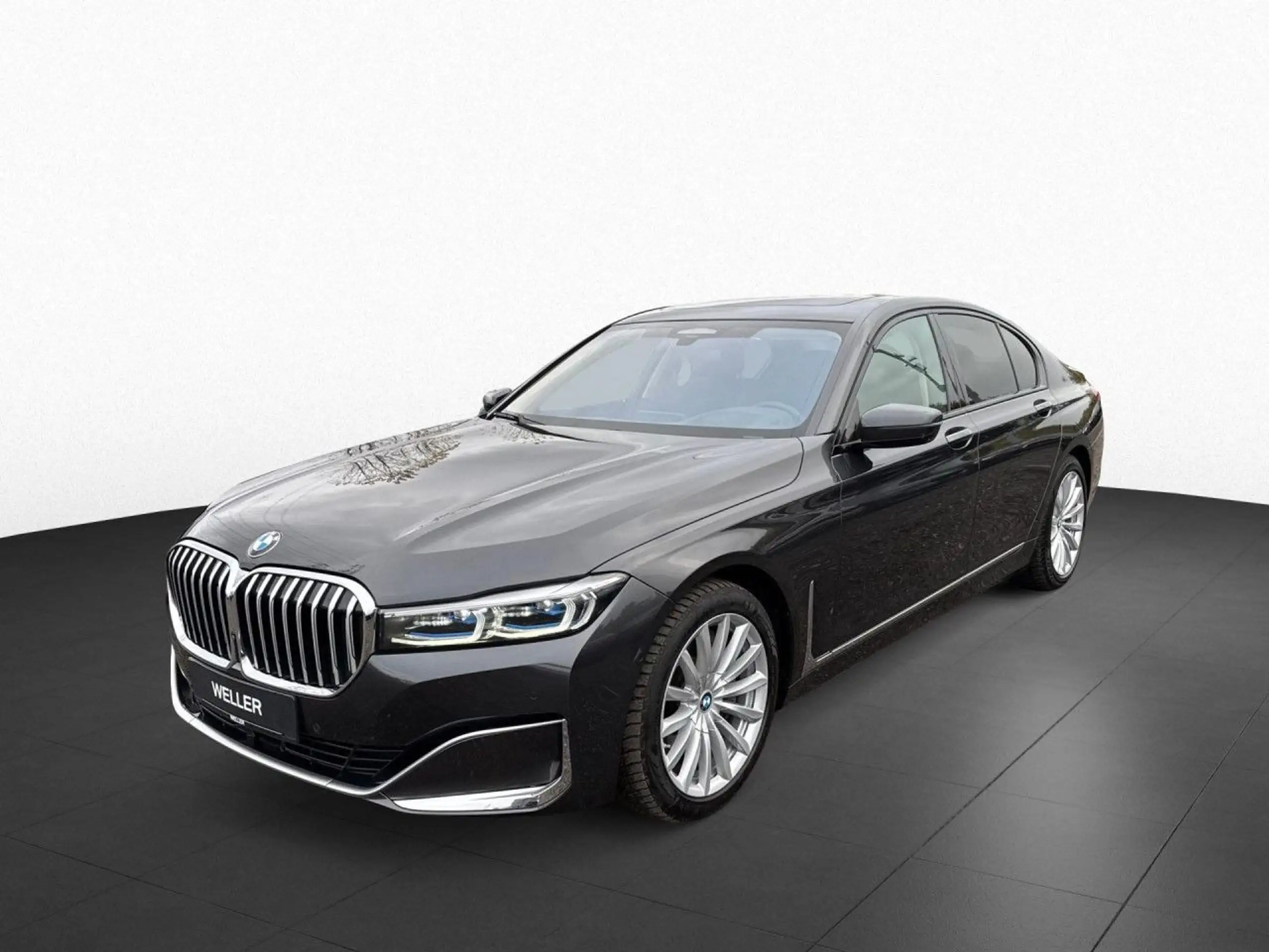 BMW - 740