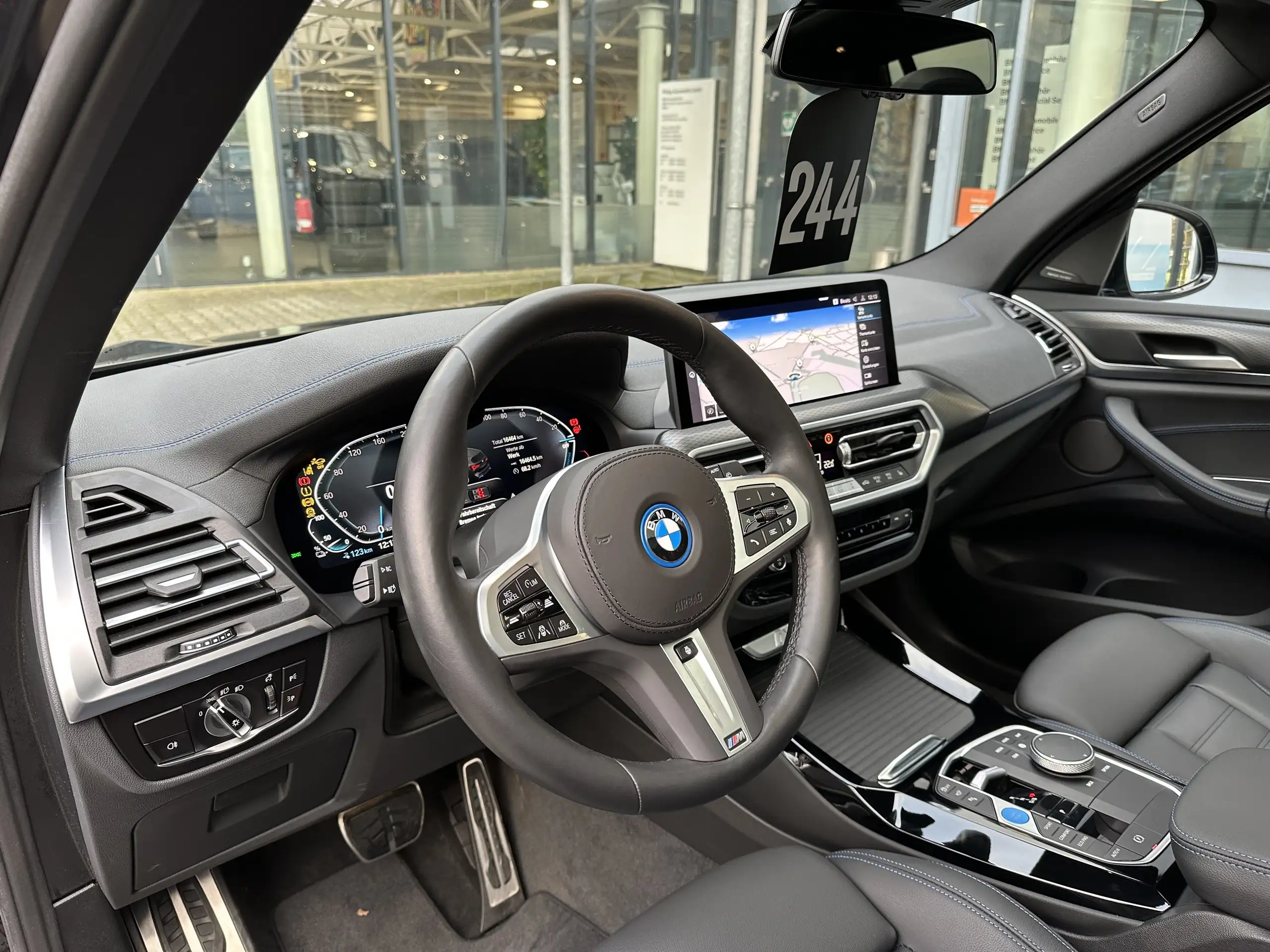 BMW - iX3