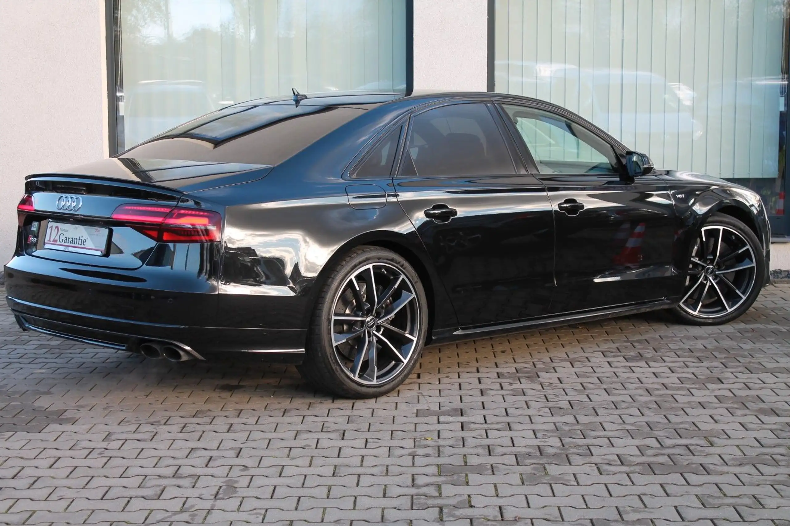 Audi - S8