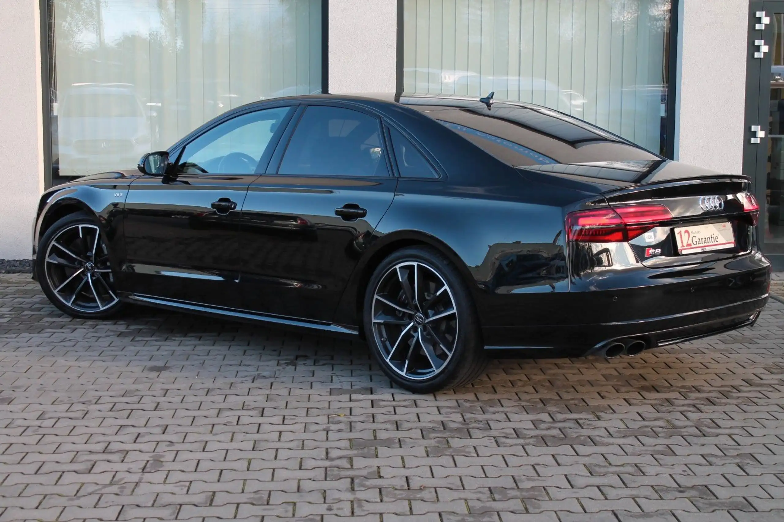 Audi - S8