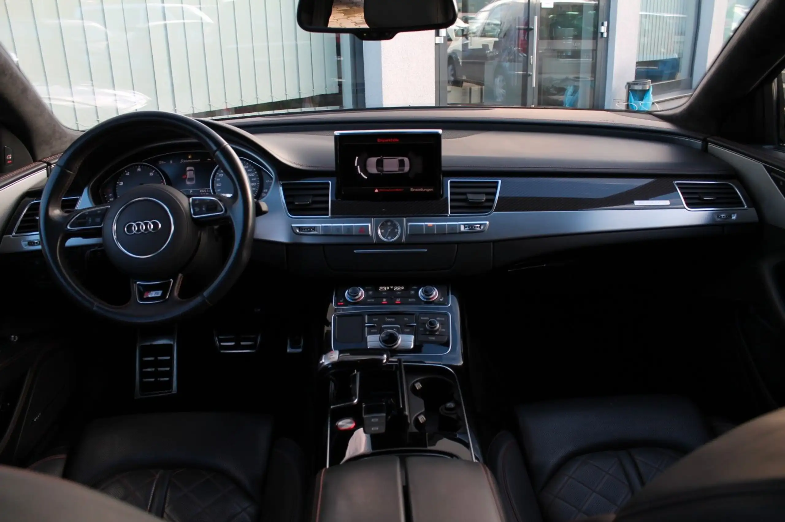 Audi - S8