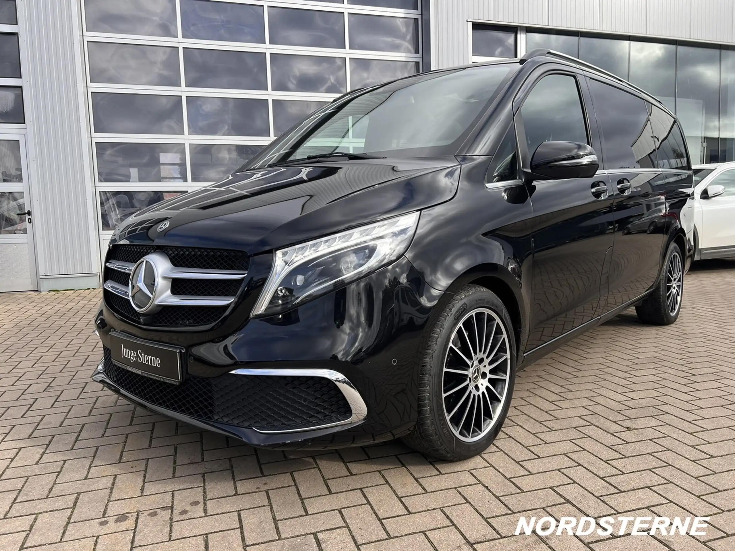 Mercedes-Benz - V 300