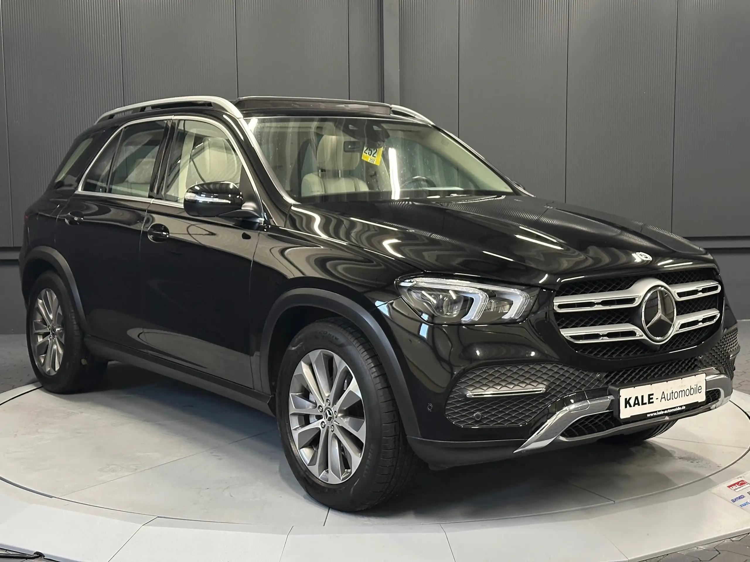 Mercedes-Benz - GLE 300