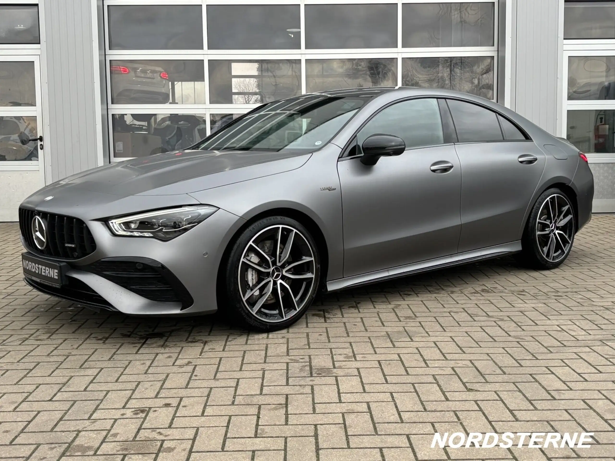 Mercedes-Benz - CLA 35 AMG