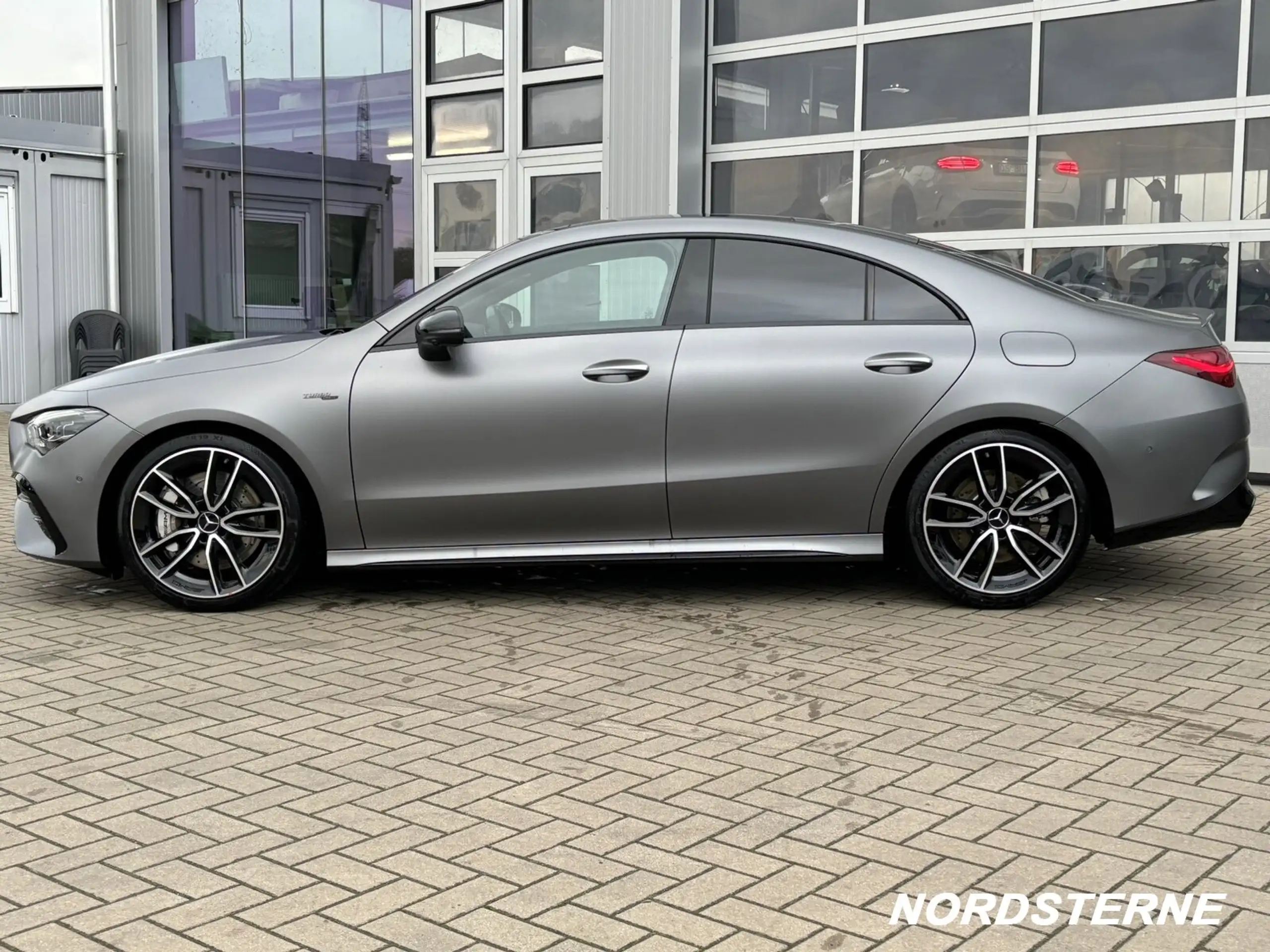 Mercedes-Benz - CLA 35 AMG