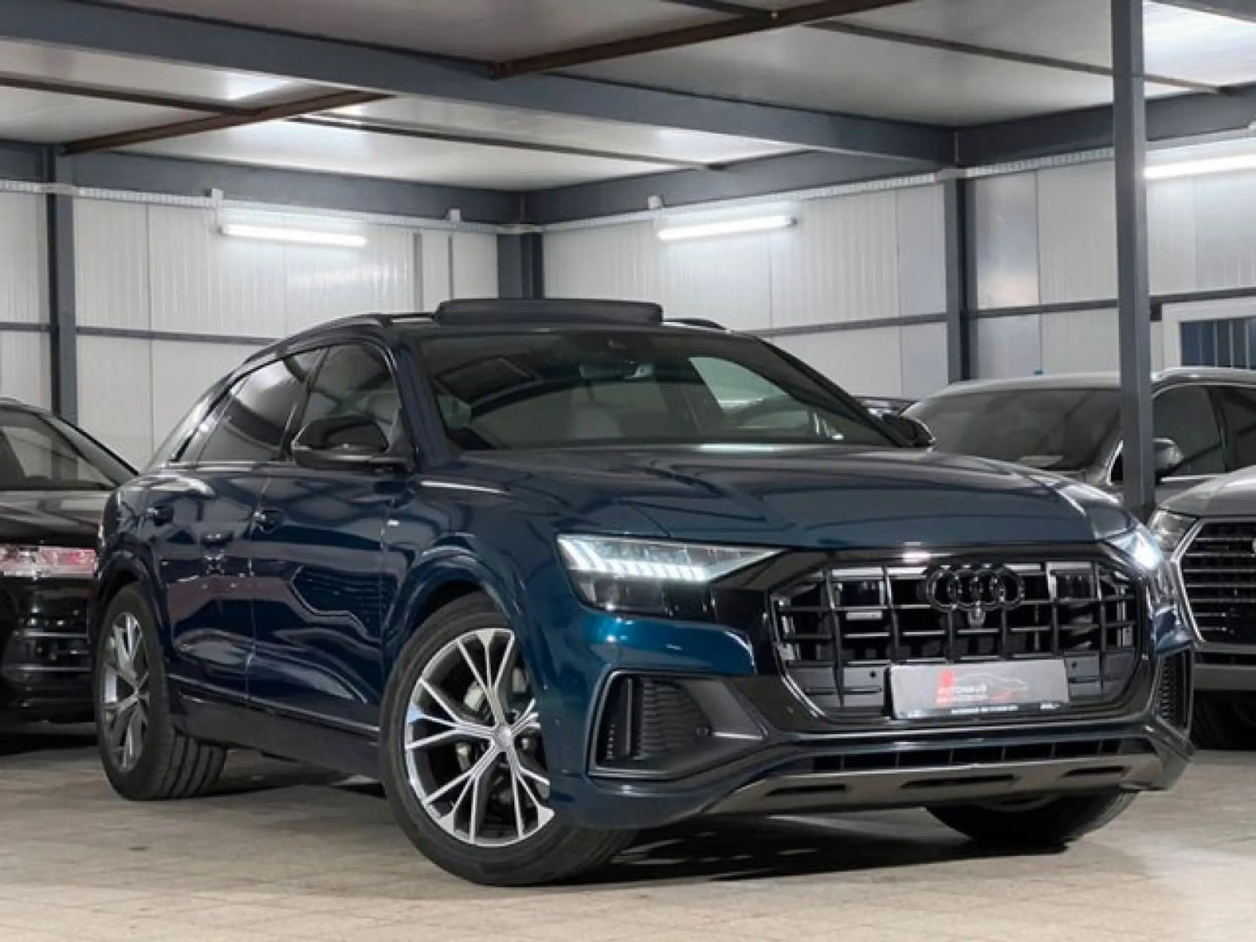 Audi - Q8