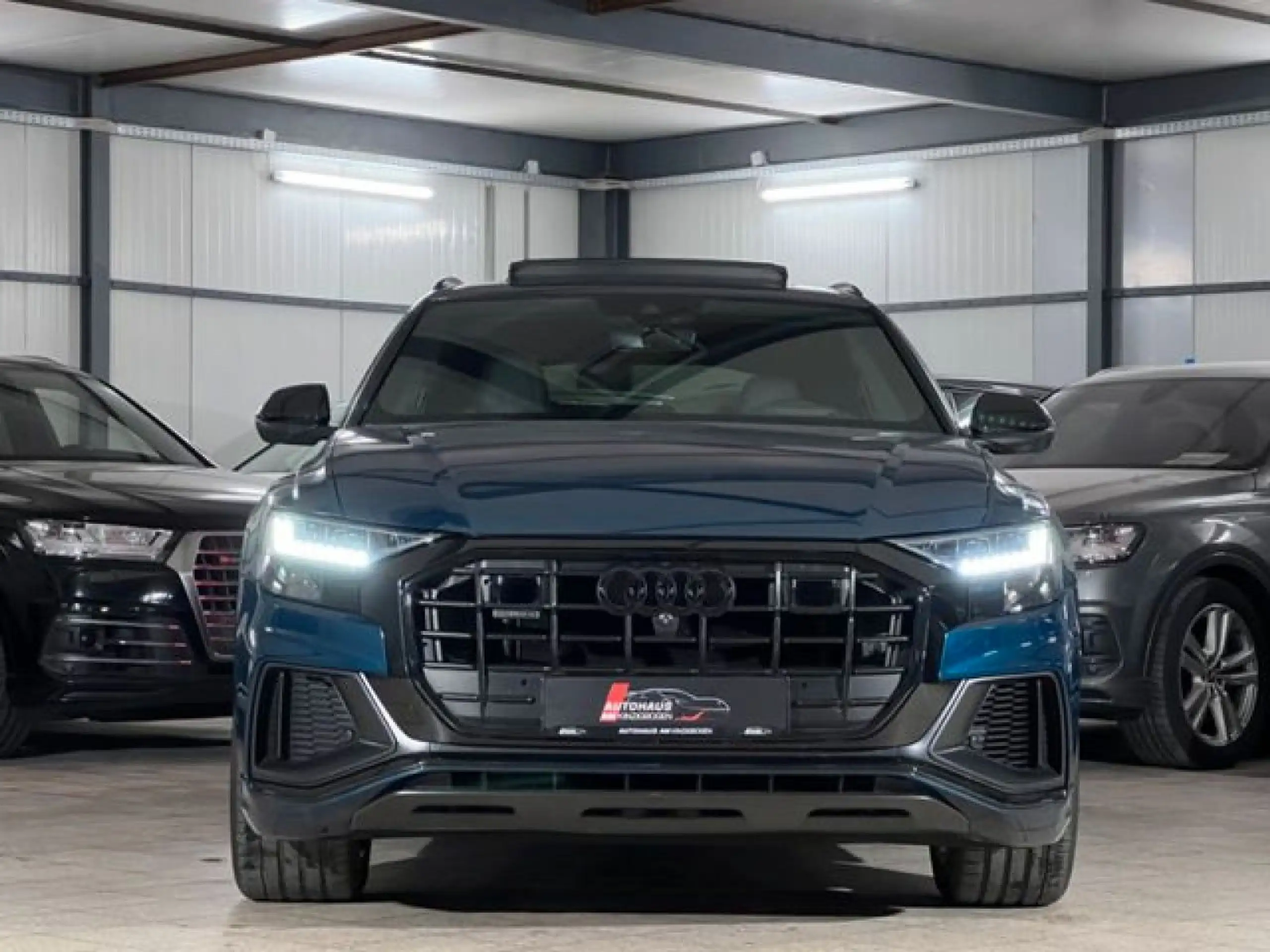 Audi - Q8