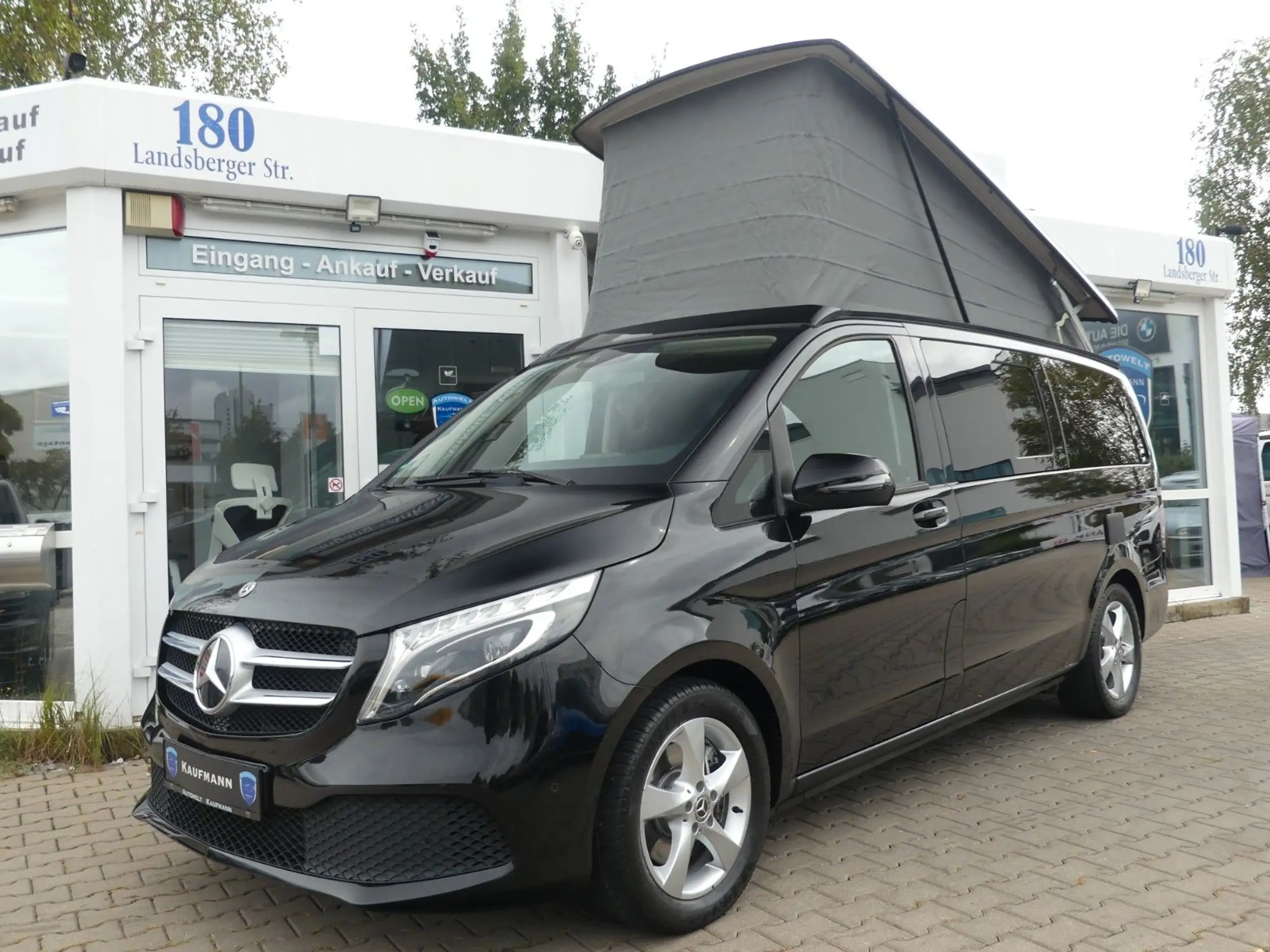 Mercedes-Benz - V 220