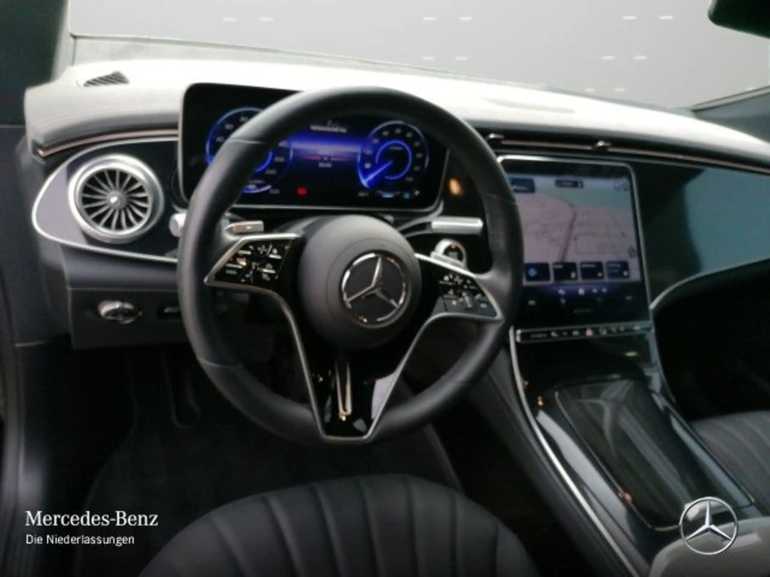 Mercedes-Benz - EQS