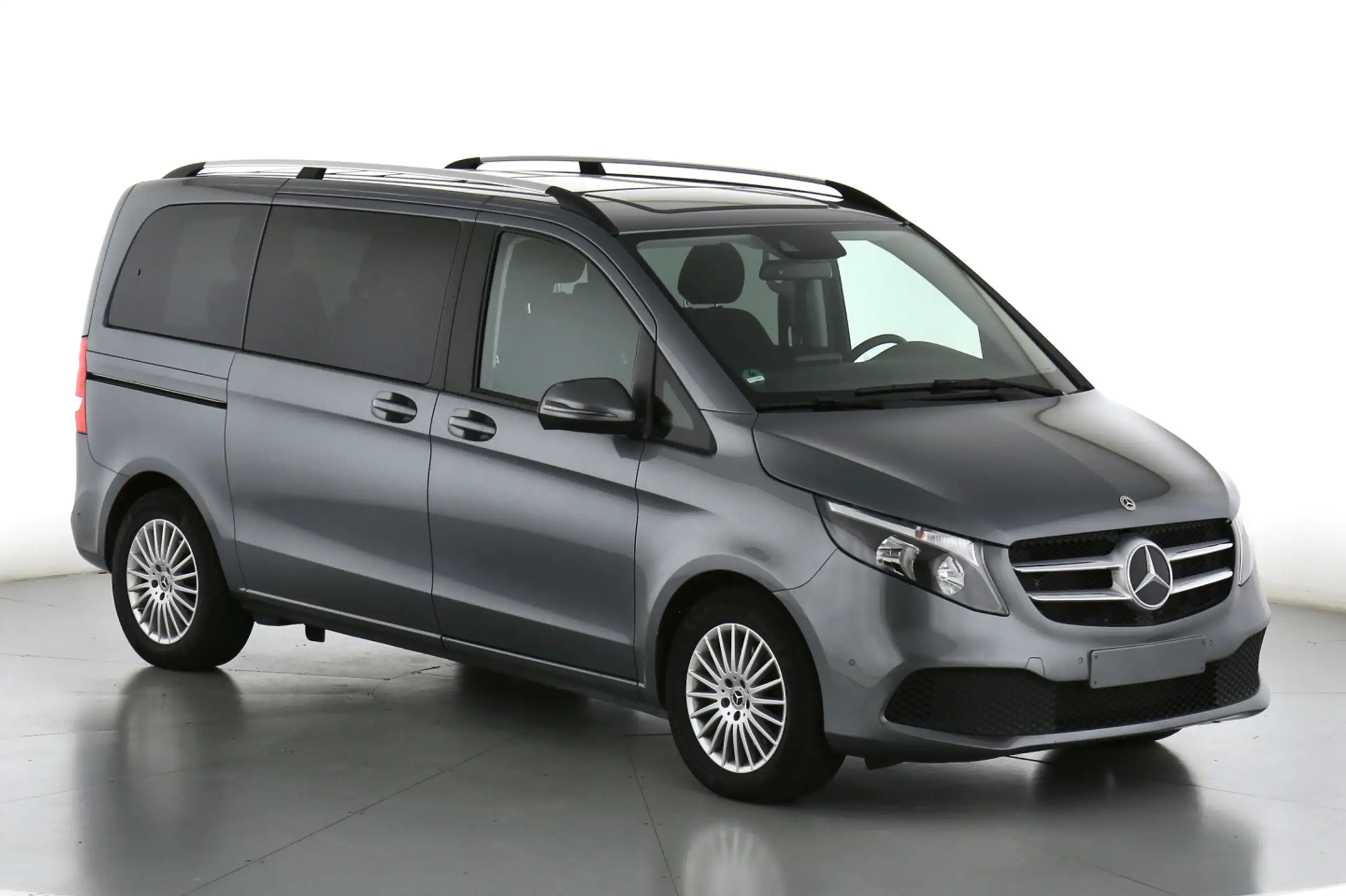 Mercedes-Benz - V 220