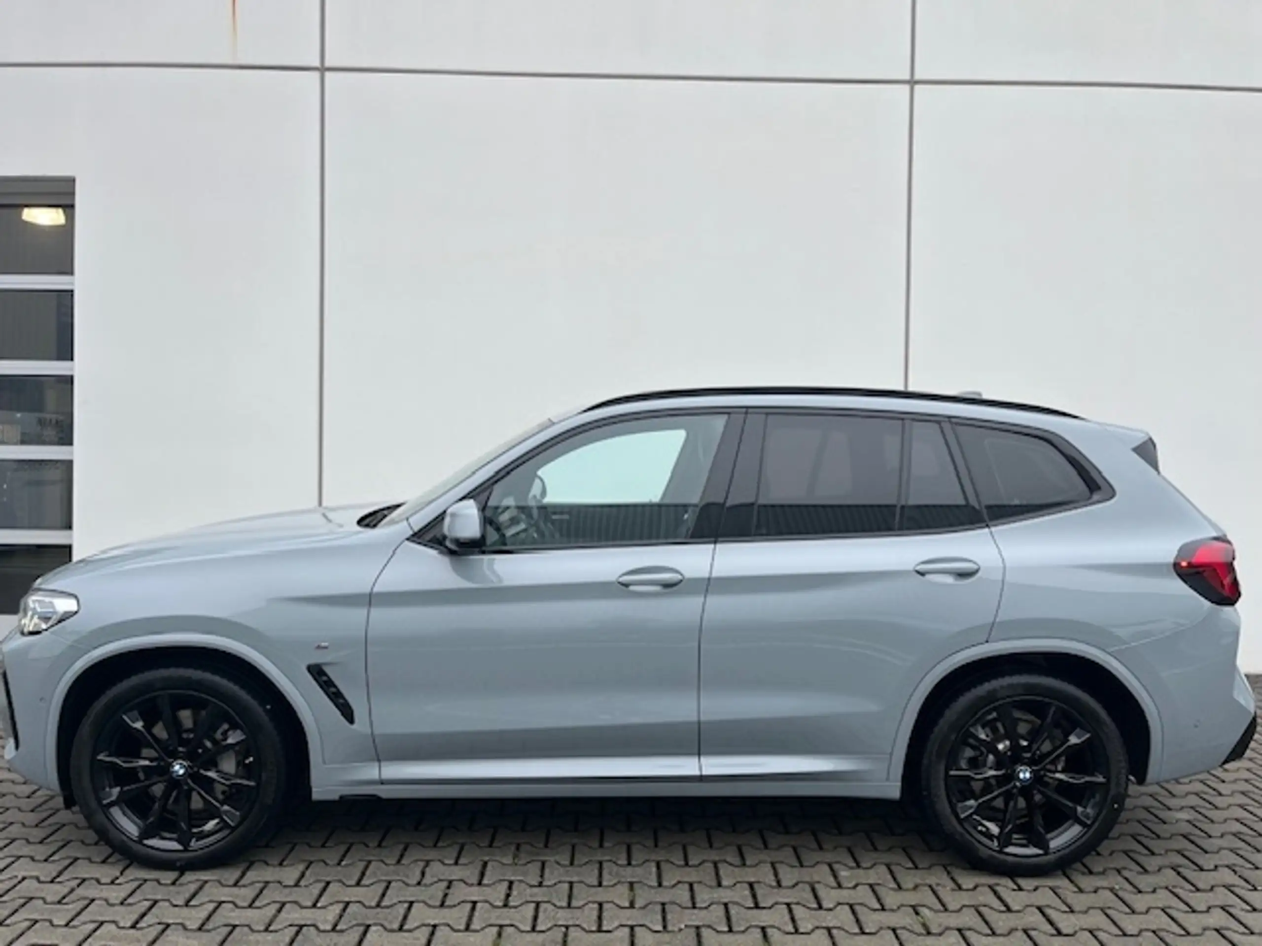 BMW - X3