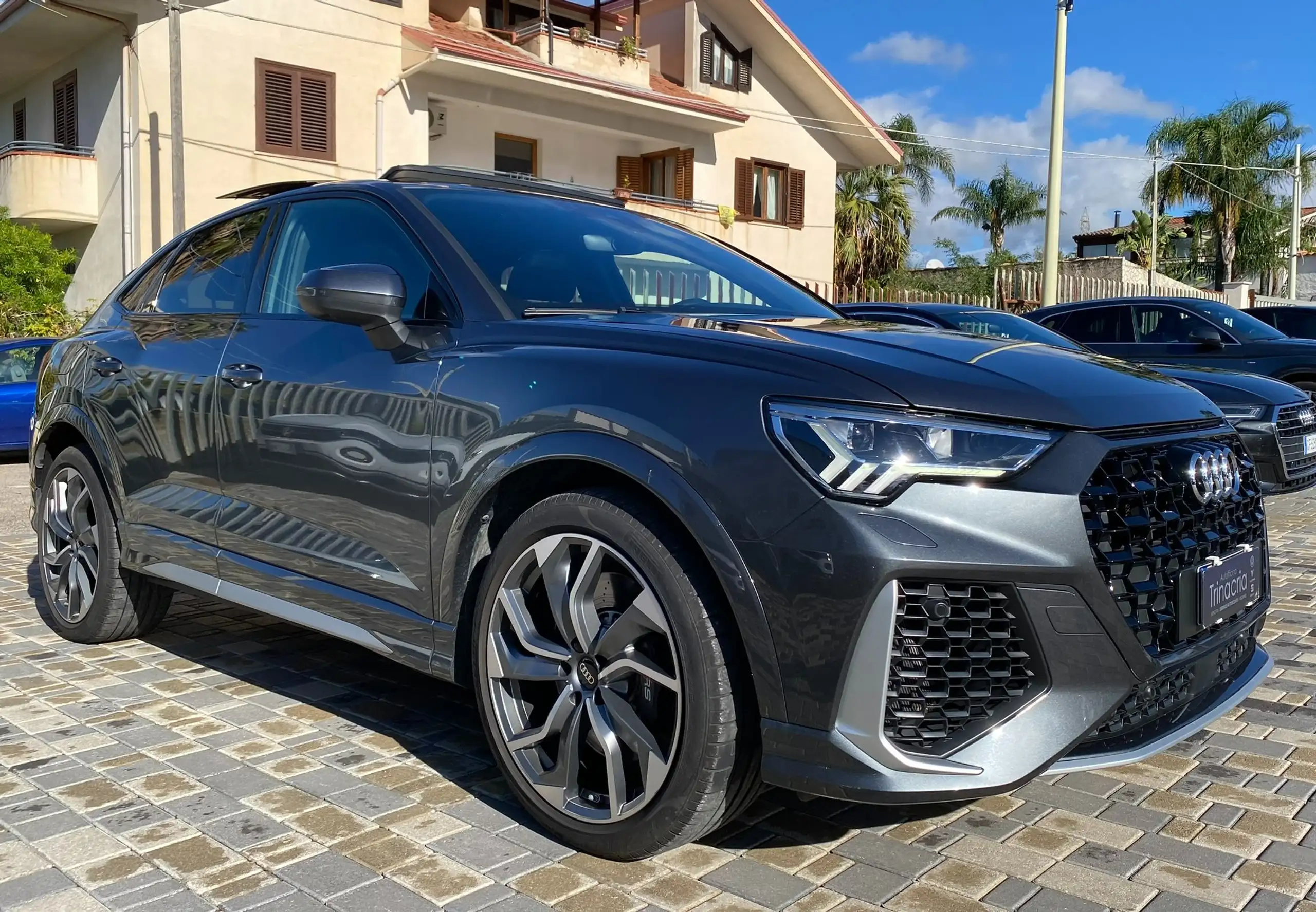 Audi - RS Q3