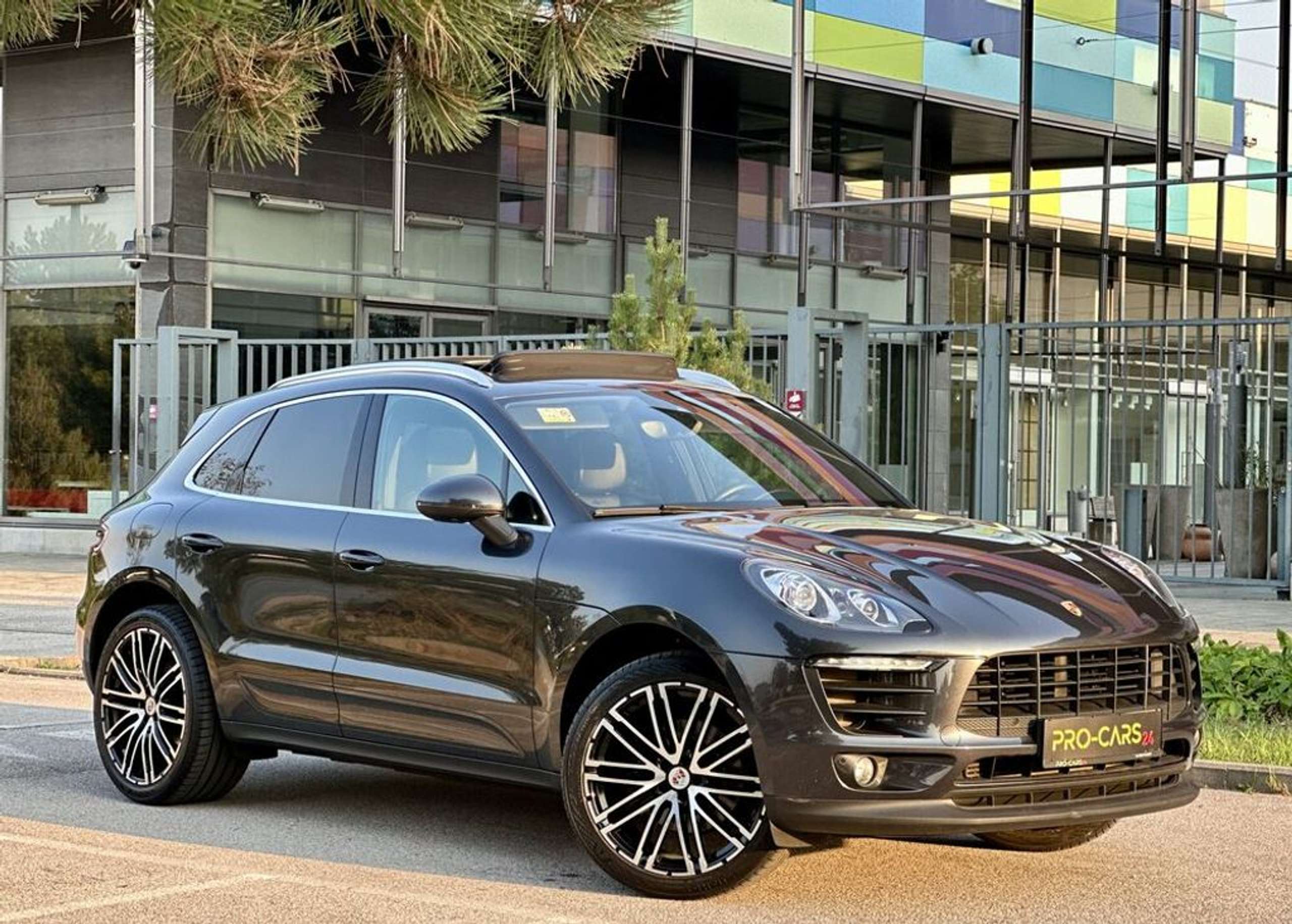 Porsche - Macan