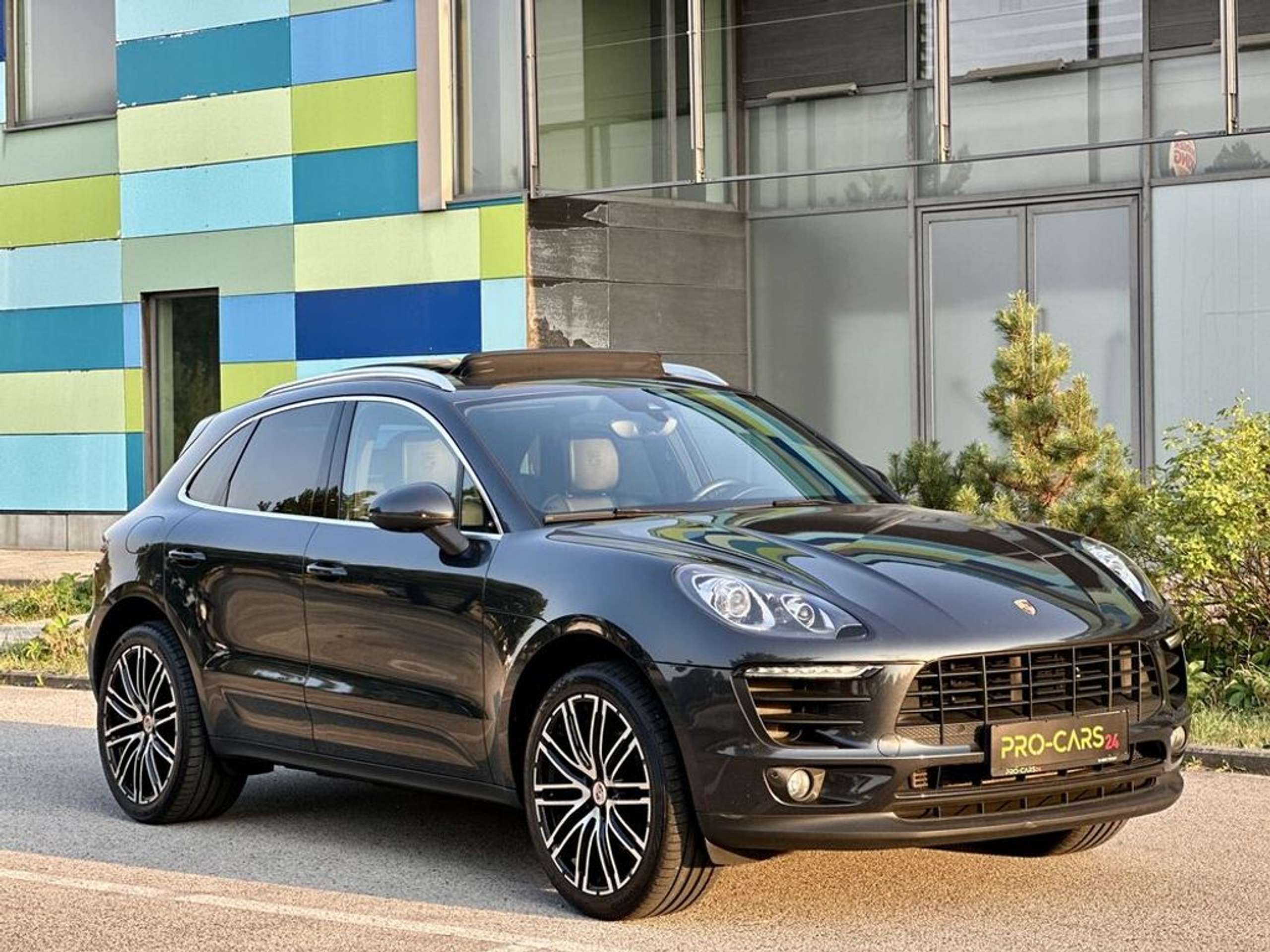 Porsche - Macan