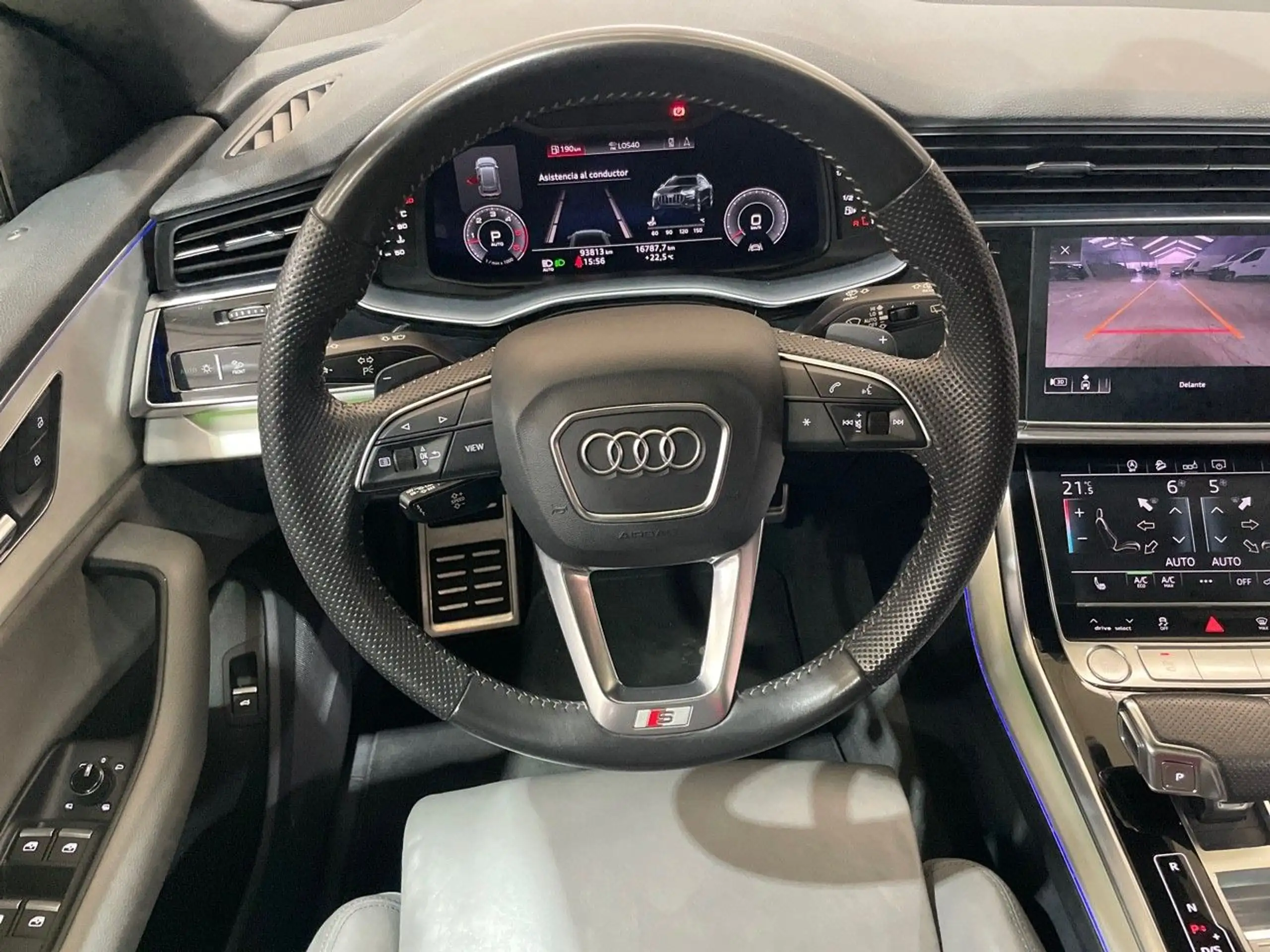 Audi - Q8