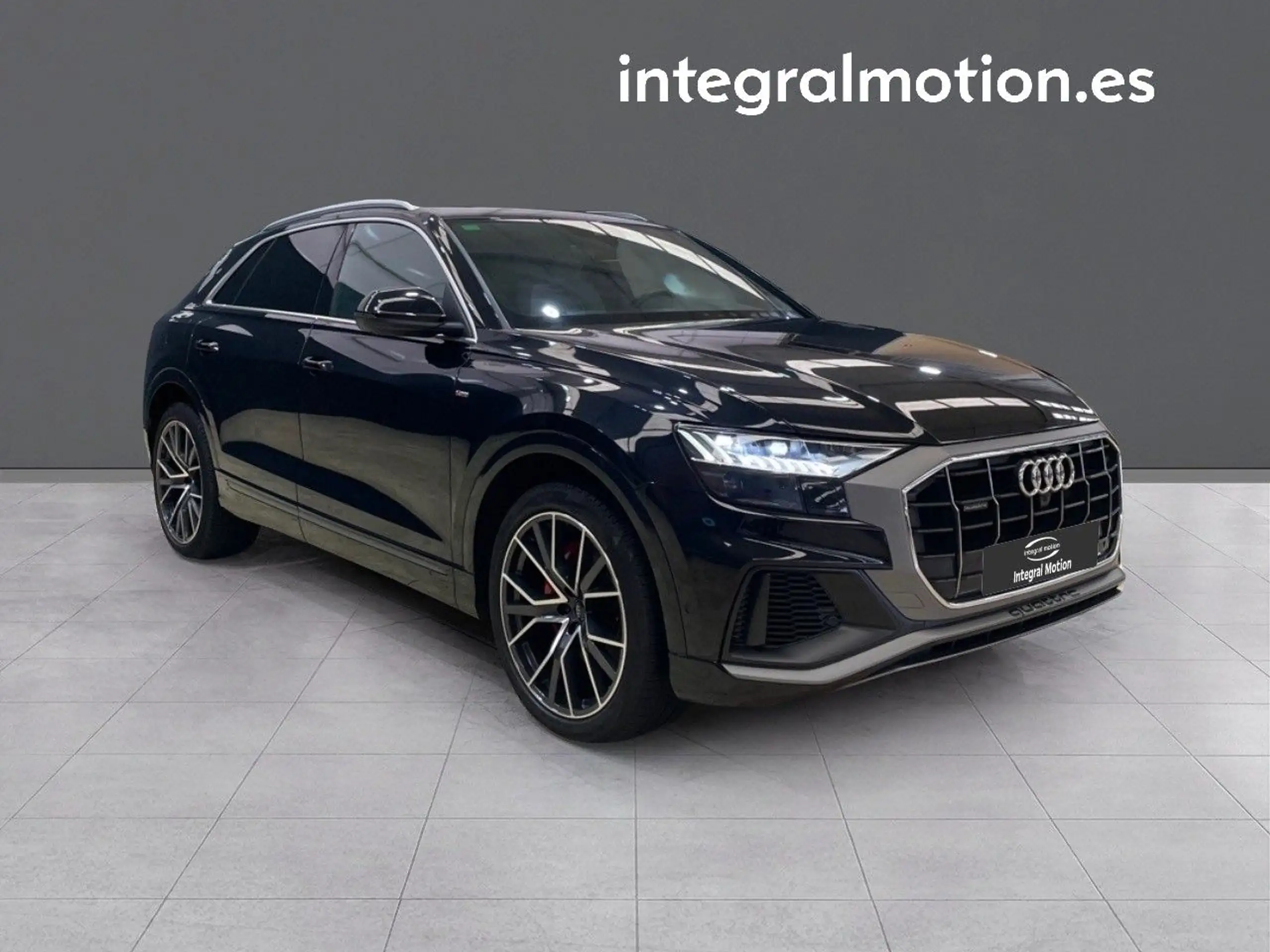 Audi - Q8