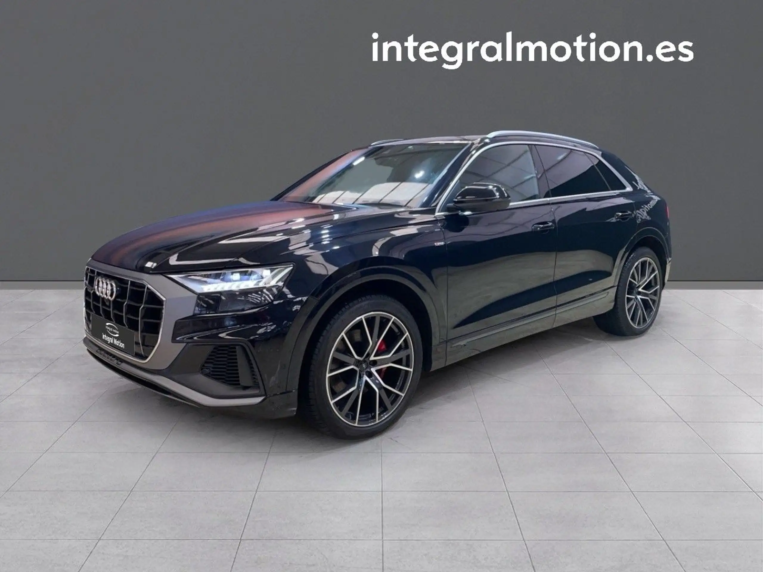 Audi - Q8