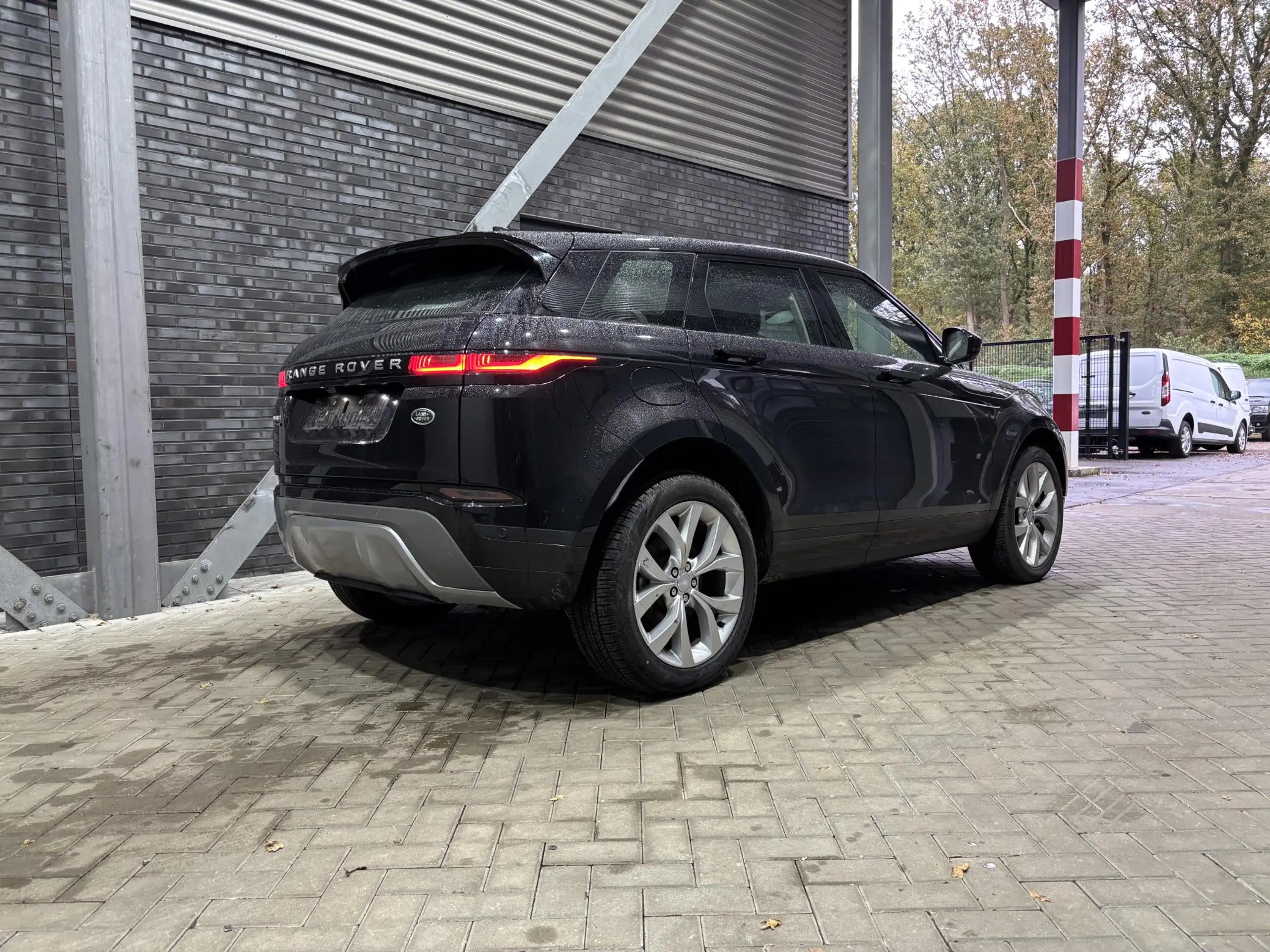 Land Rover - Range Rover Evoque