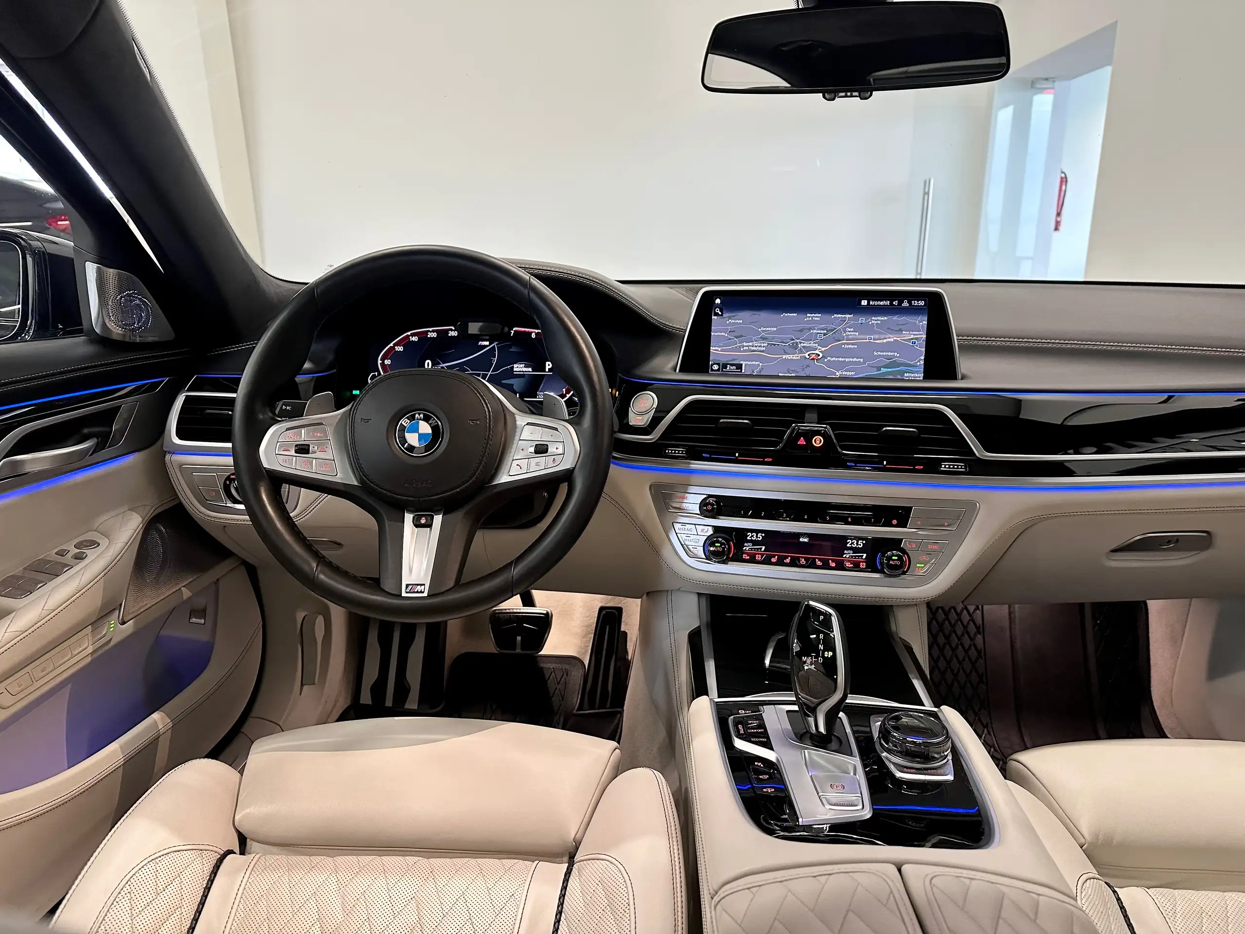 BMW - 750