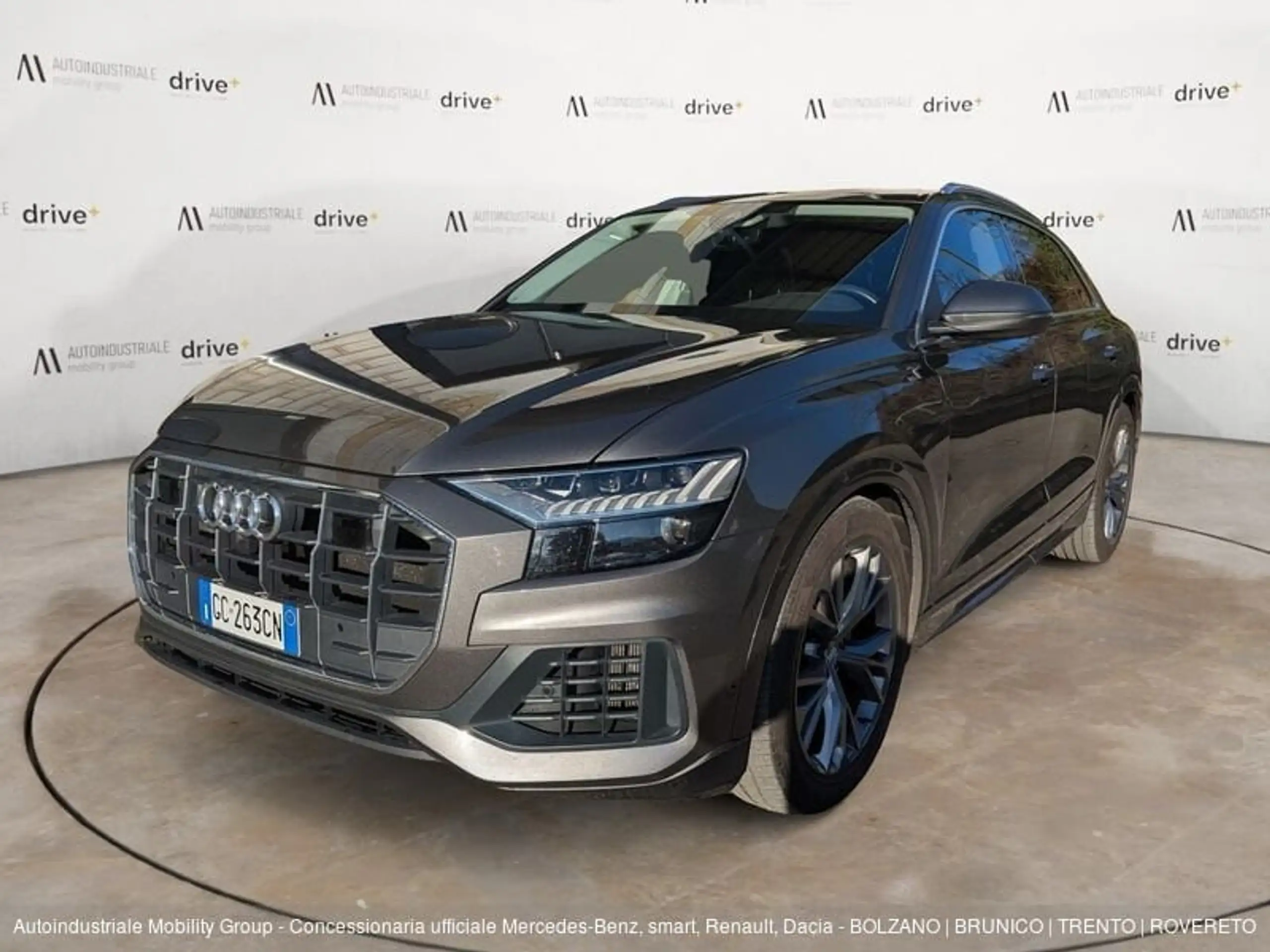 Audi - Q8