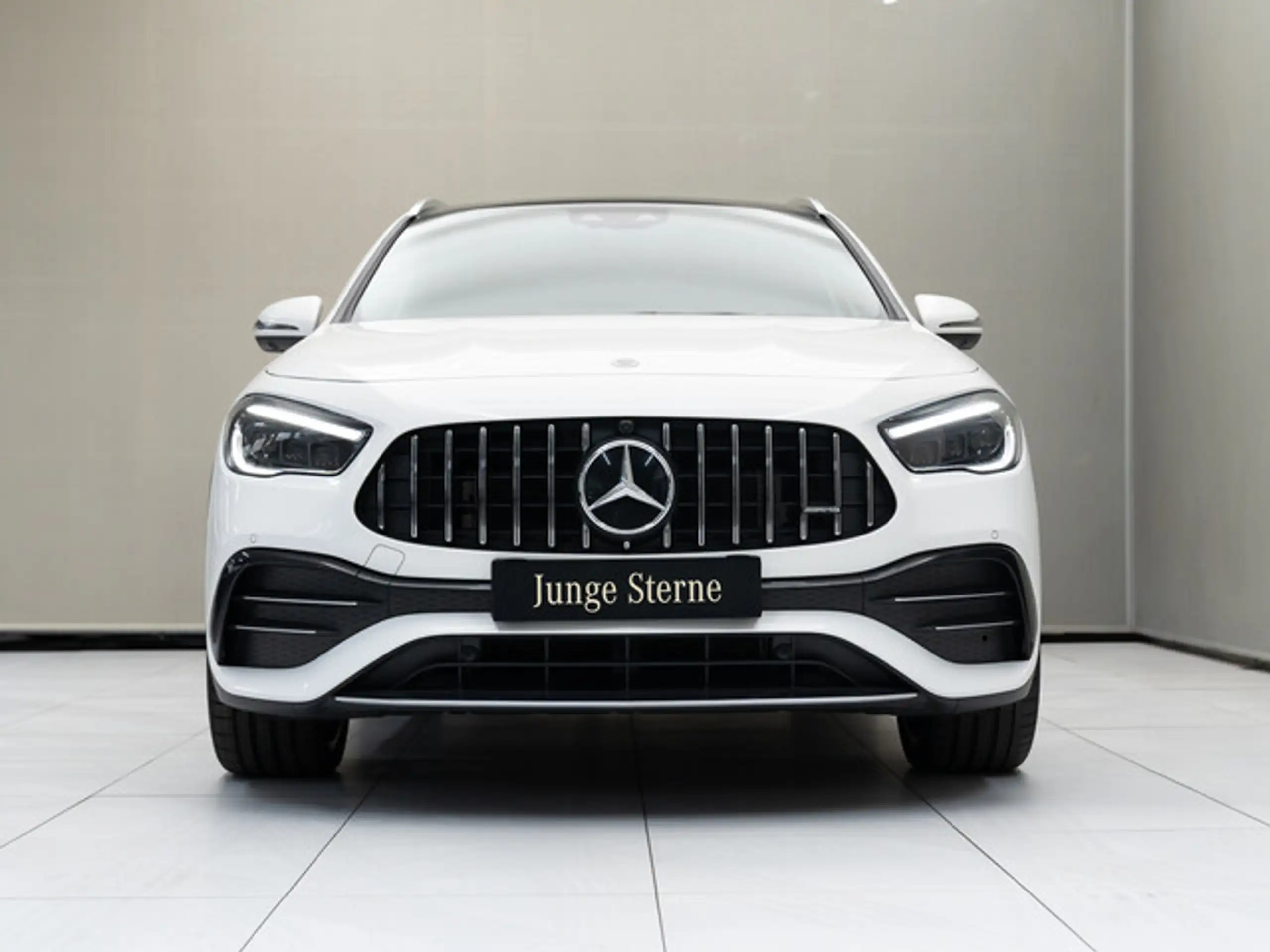 Mercedes-Benz - GLA 35 AMG