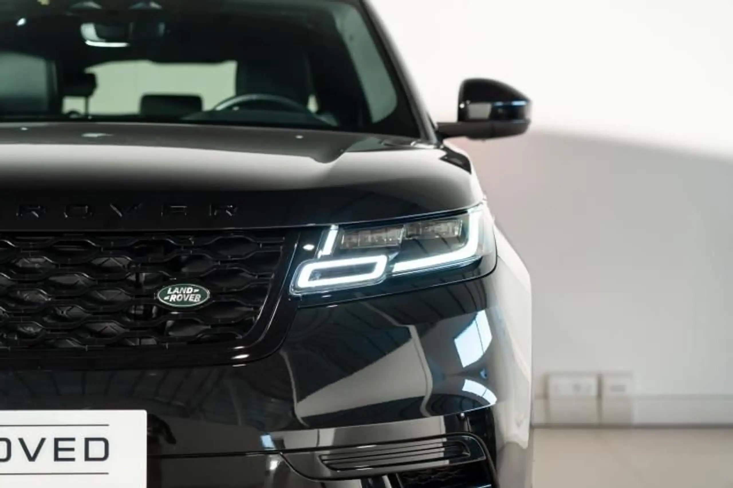 Land Rover - Range Rover Velar