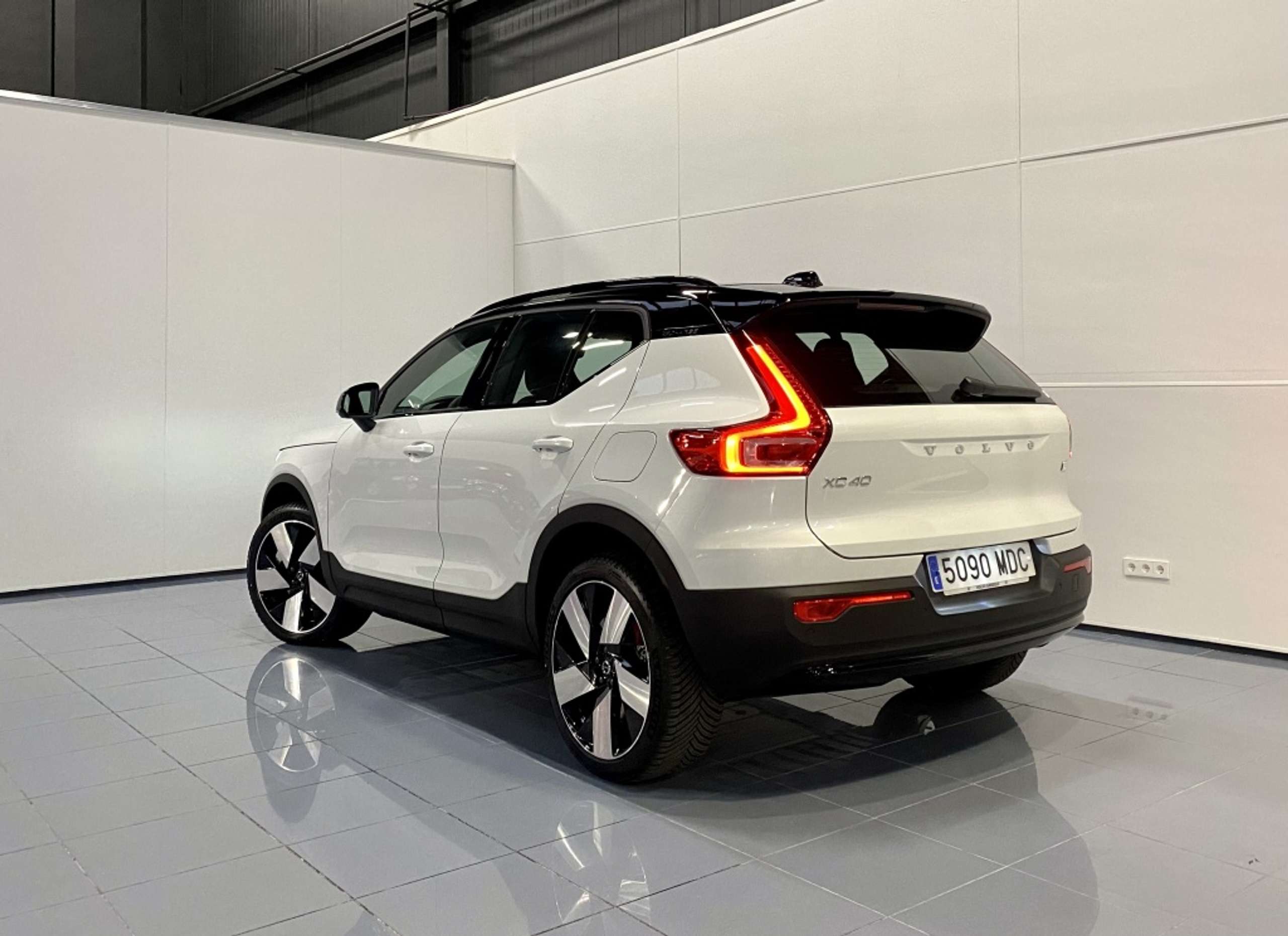 Volvo - XC40