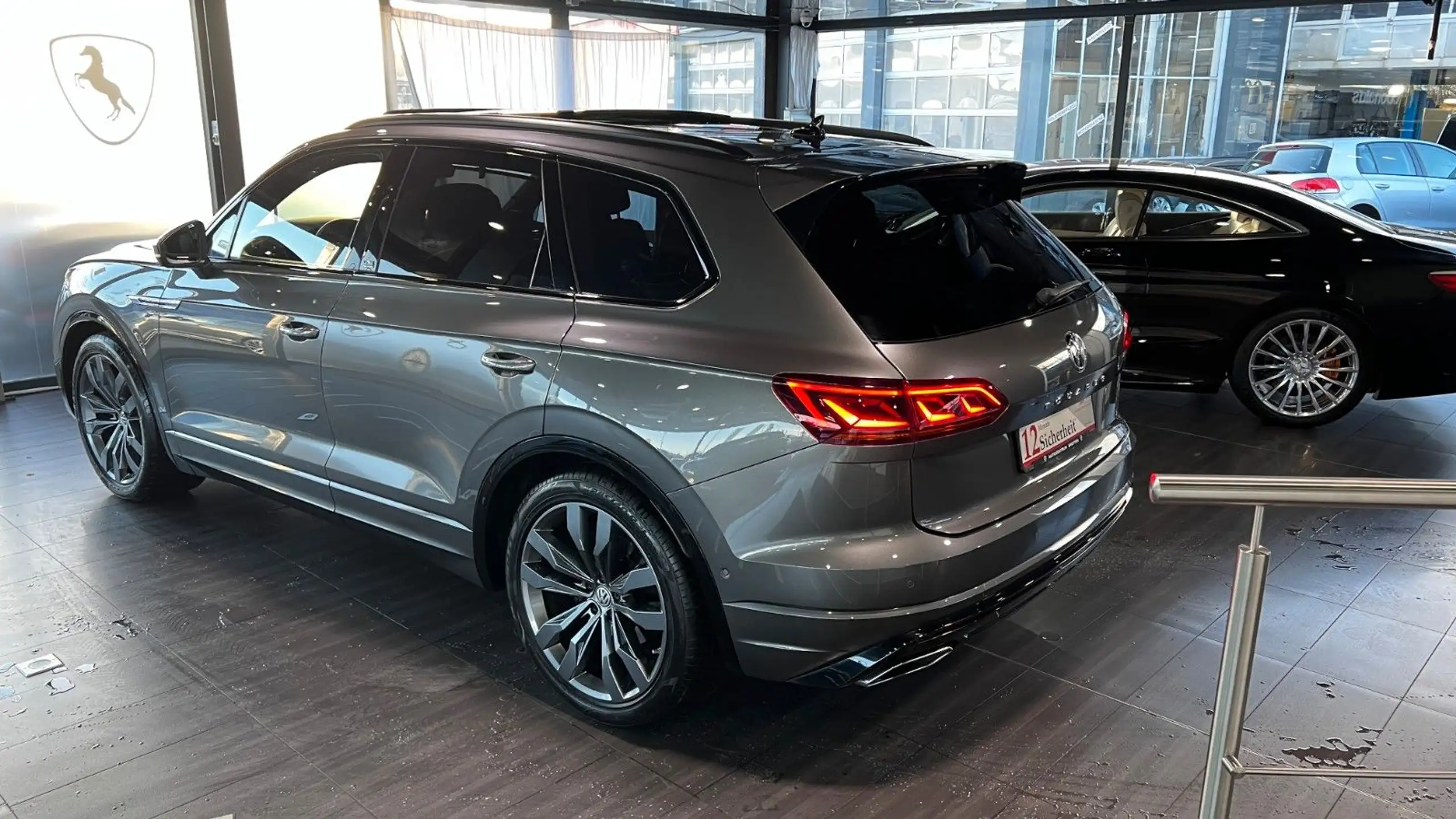 Volkswagen - Touareg