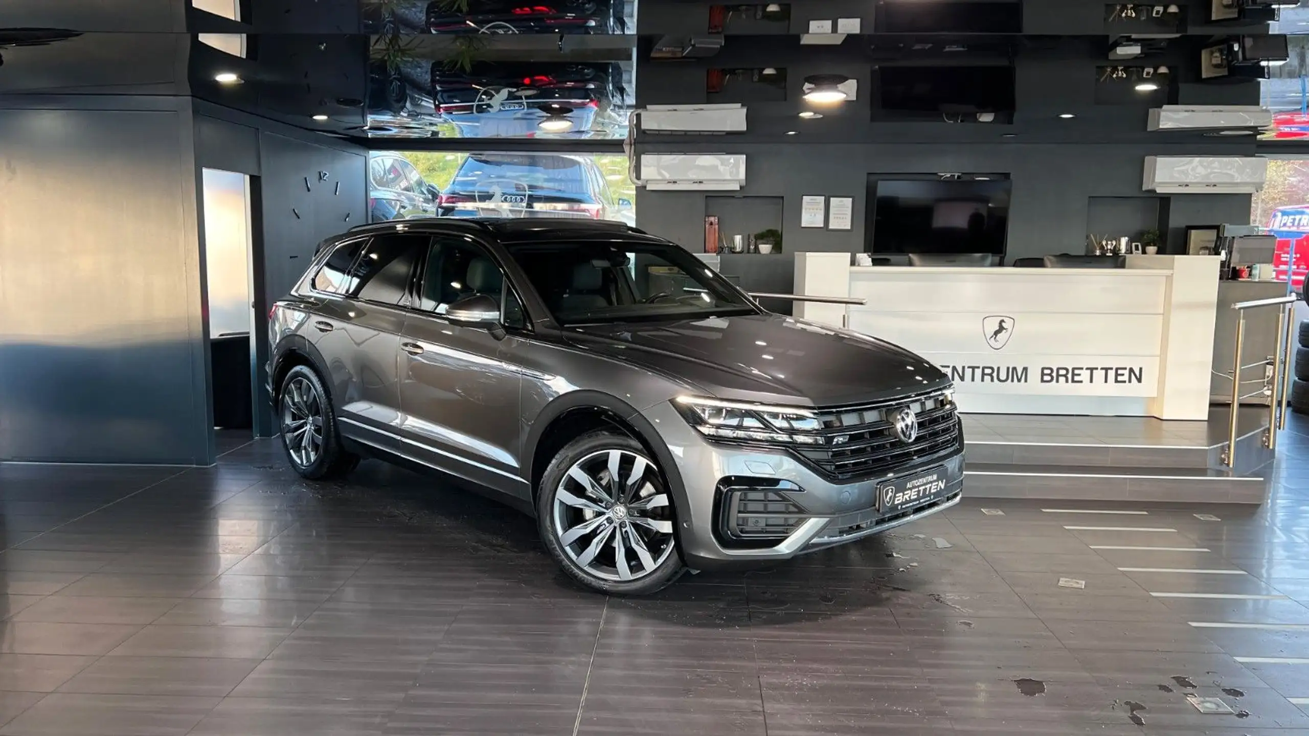 Volkswagen - Touareg