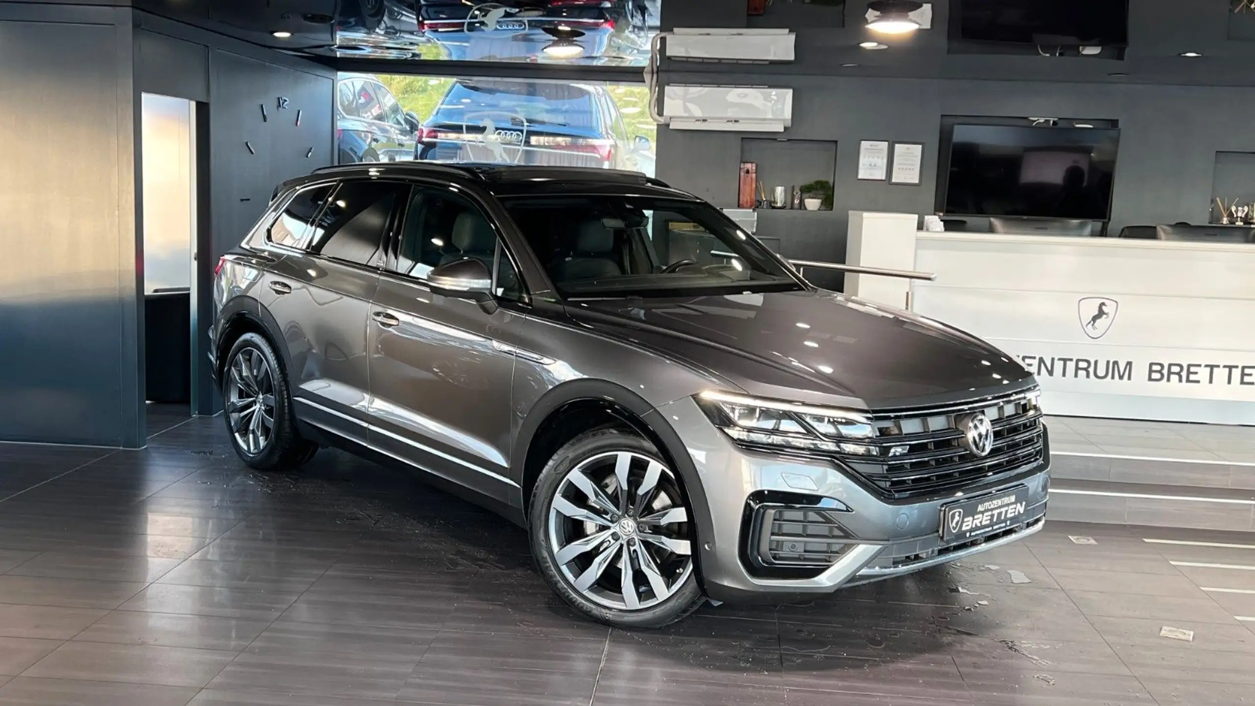 Volkswagen - Touareg