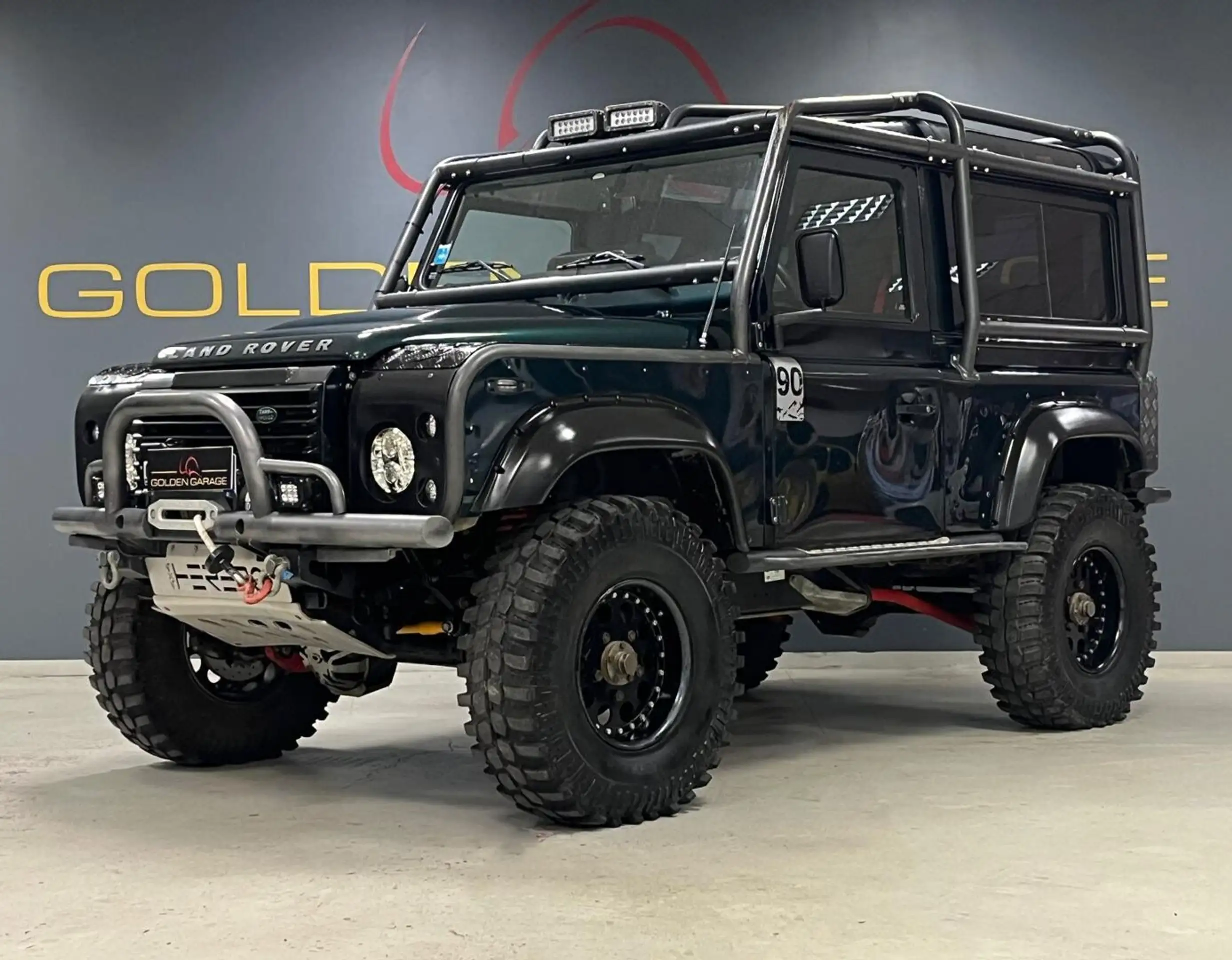 Land Rover - Defender