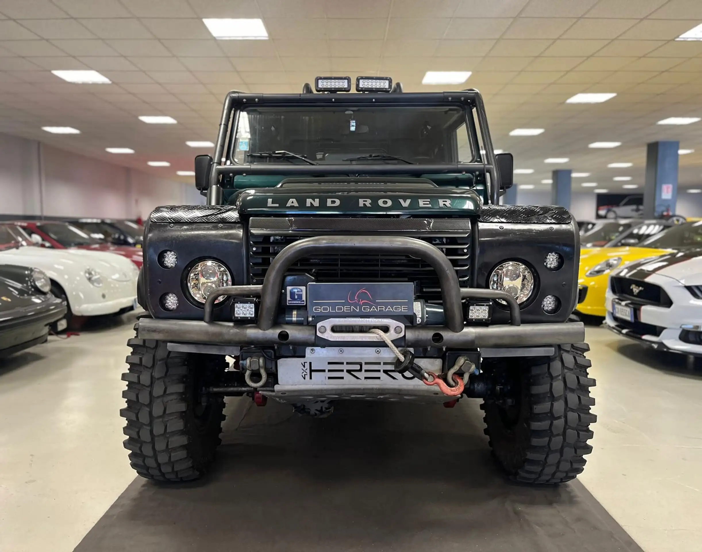 Land Rover - Defender