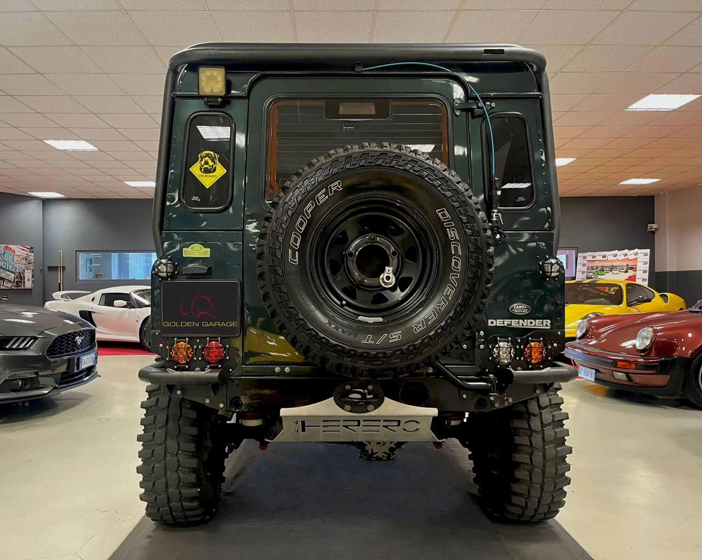 Land Rover - Defender