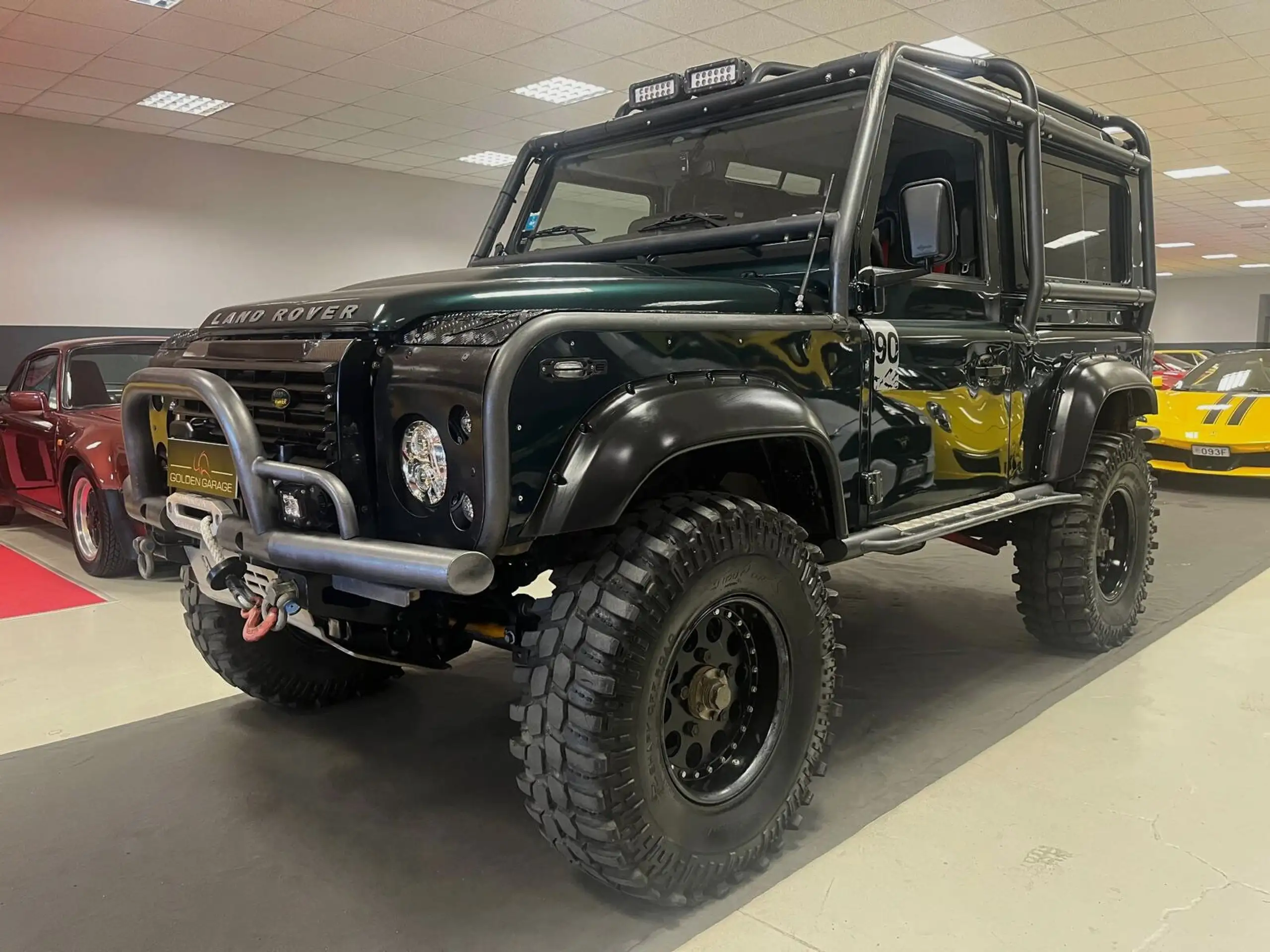 Land Rover - Defender