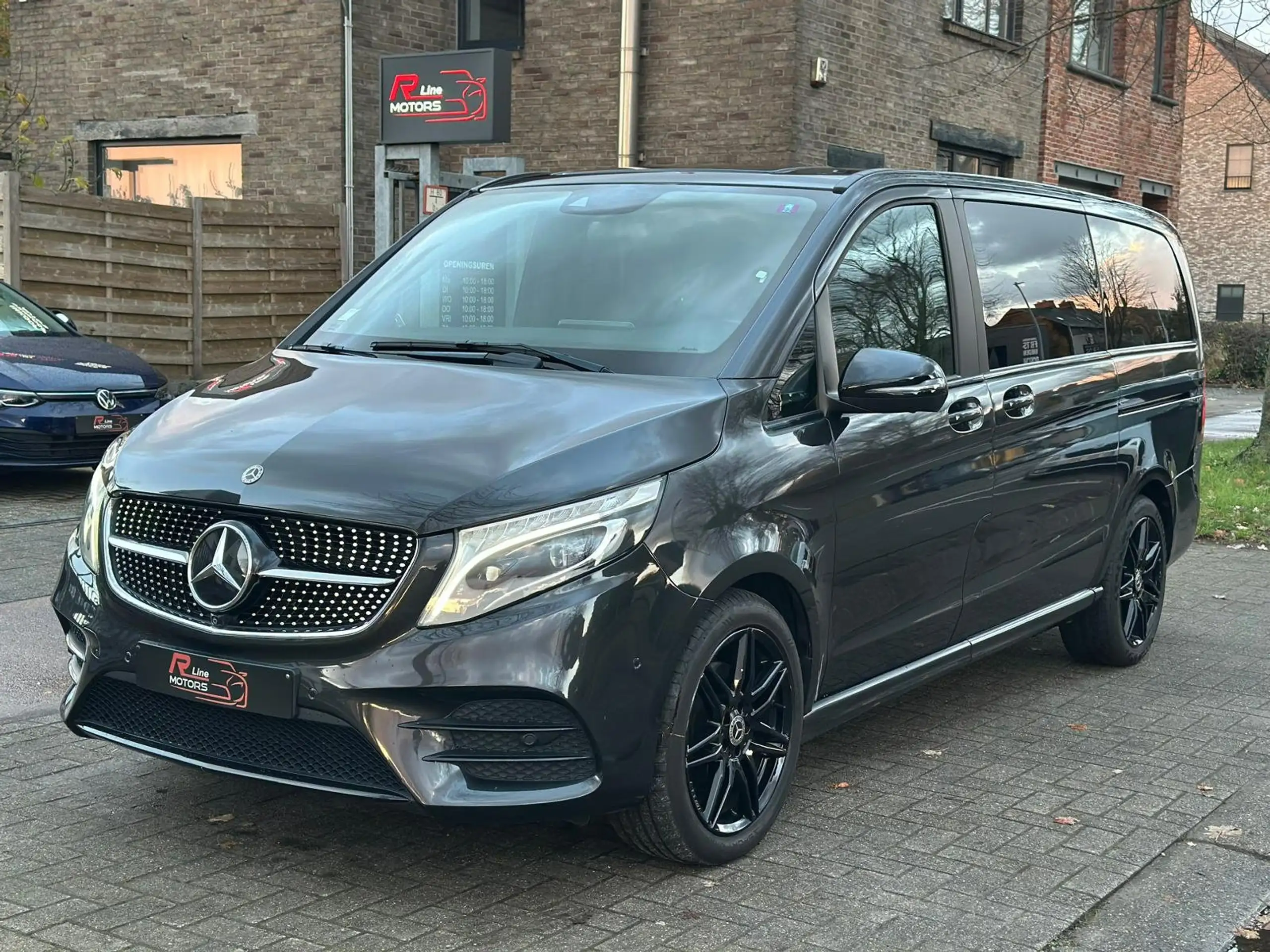 Mercedes-Benz - V 250