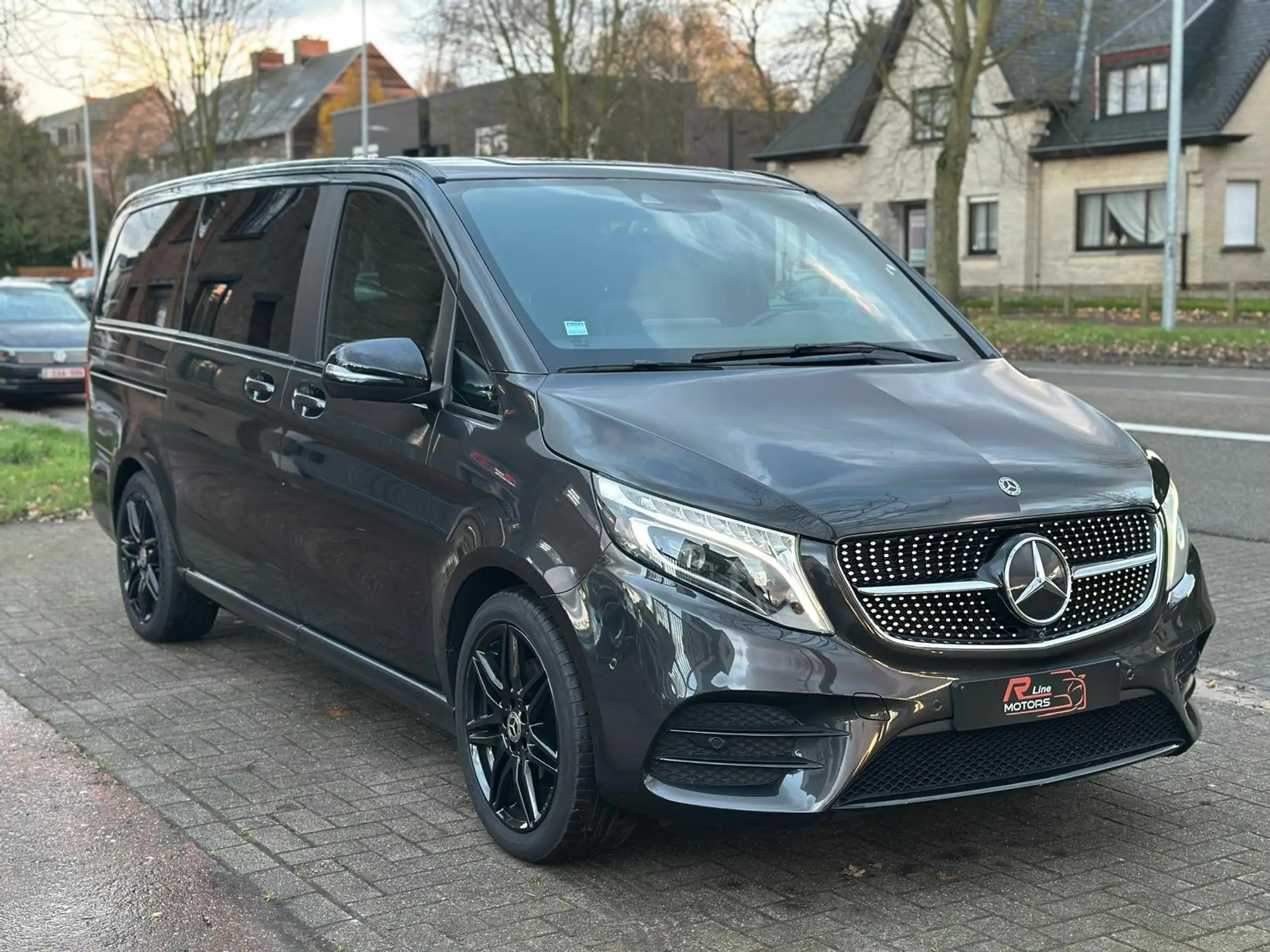 Mercedes-Benz - V 250