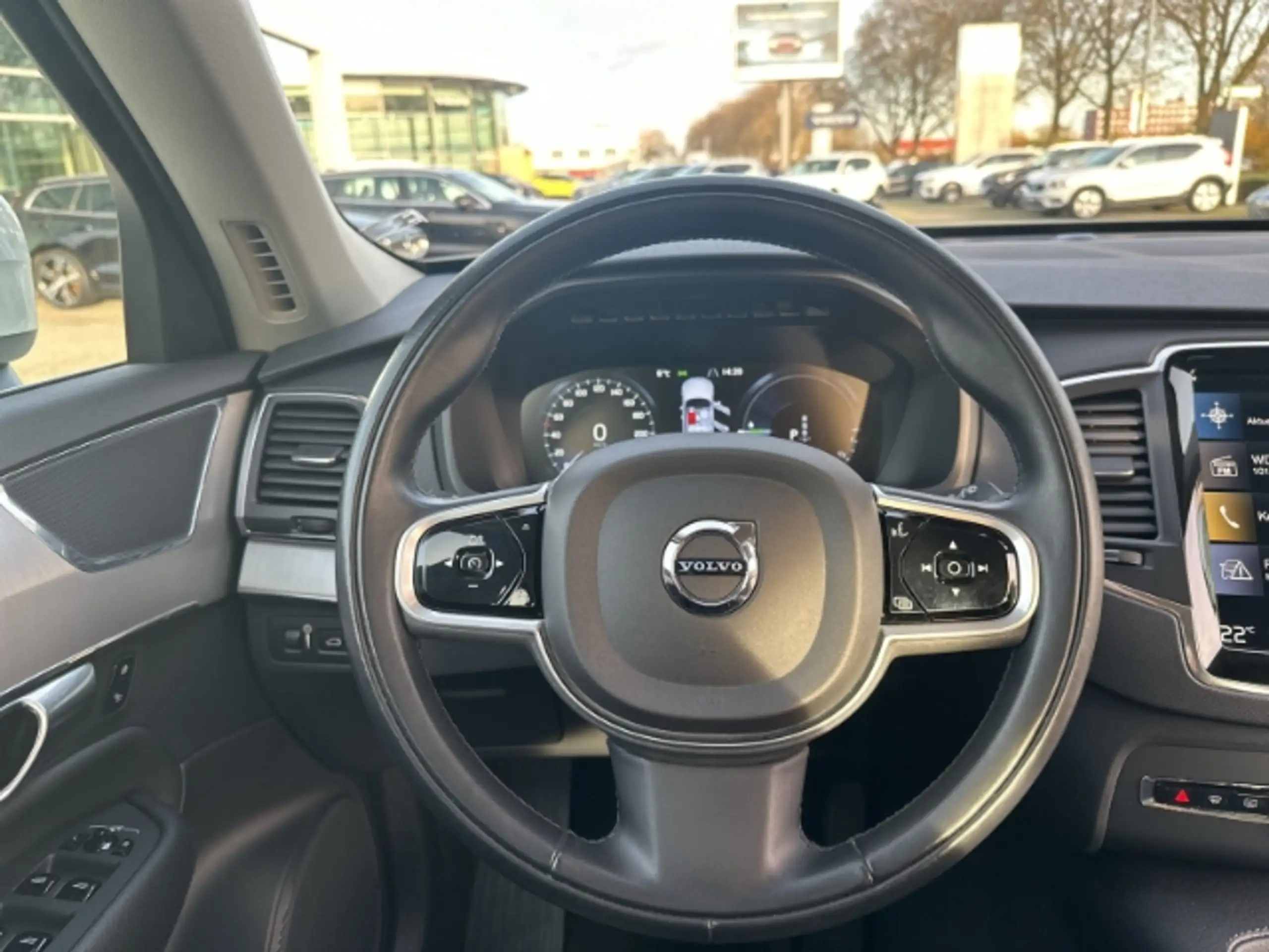 Volvo - XC90