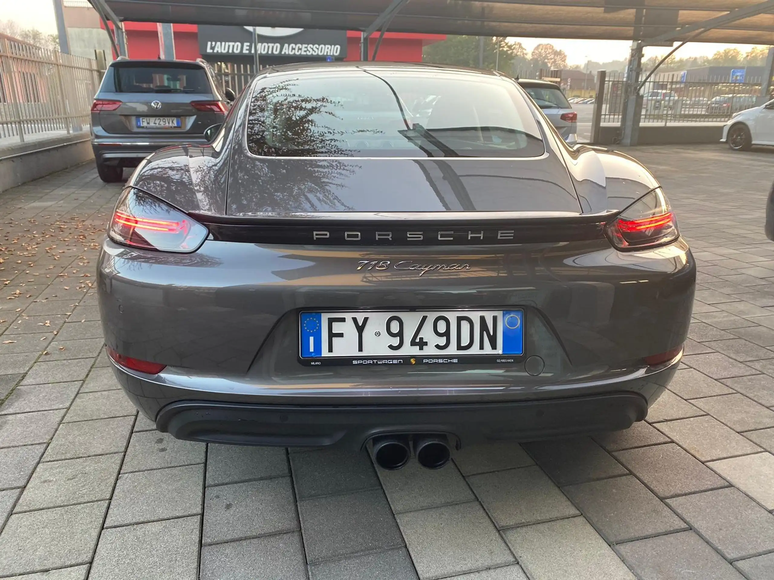 Porsche - Cayman