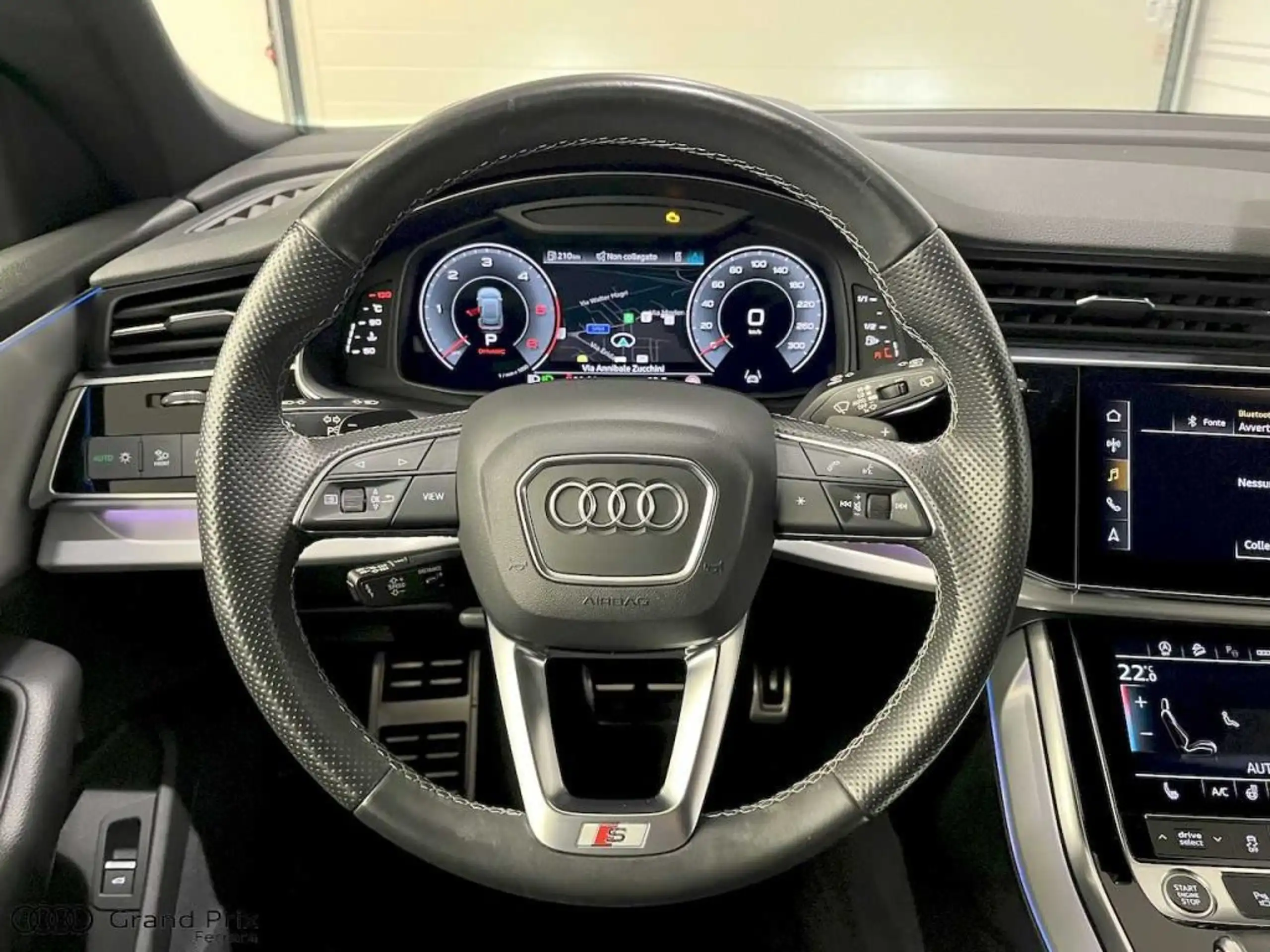 Audi - Q8