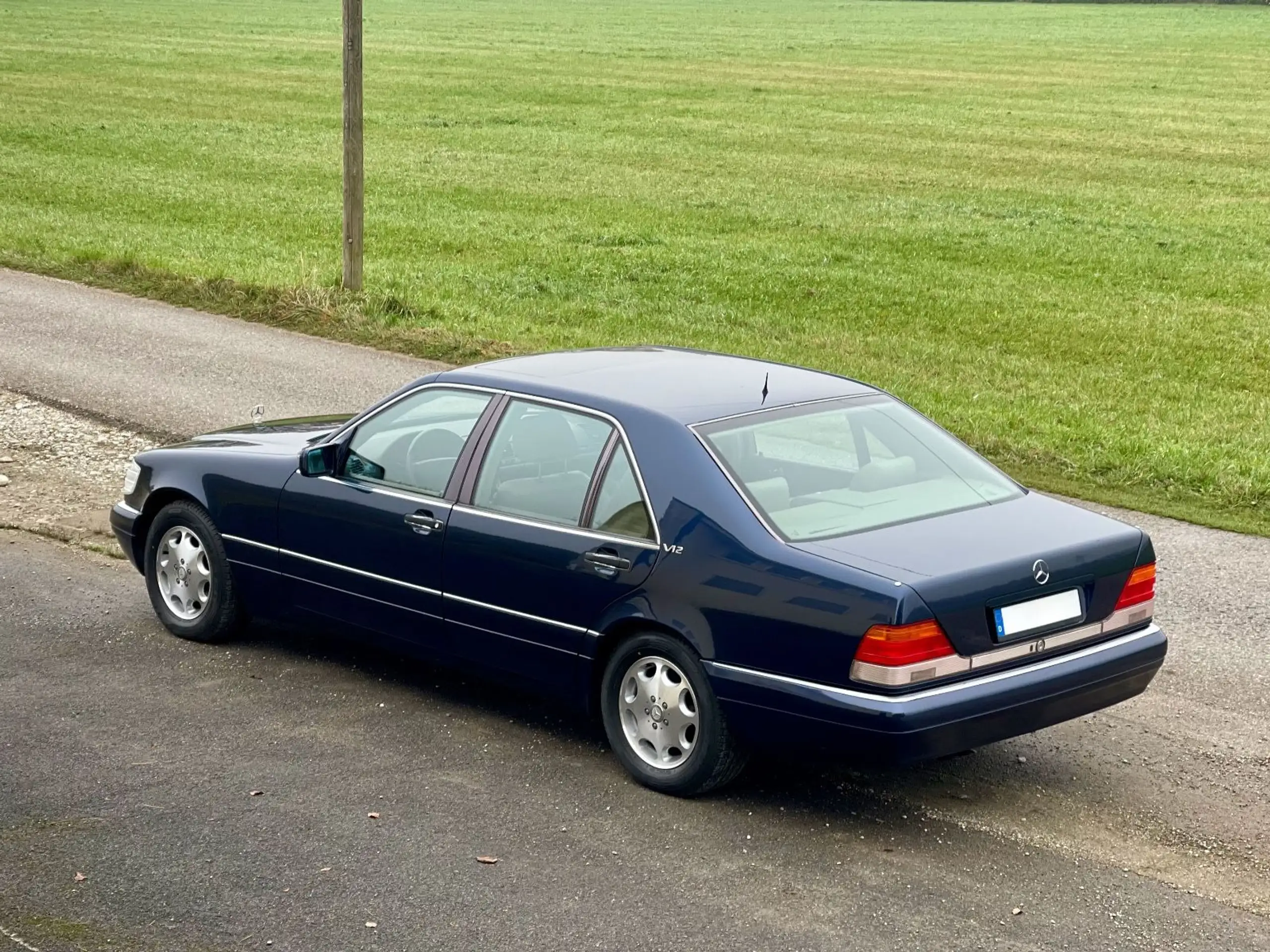 Mercedes-Benz - S 600