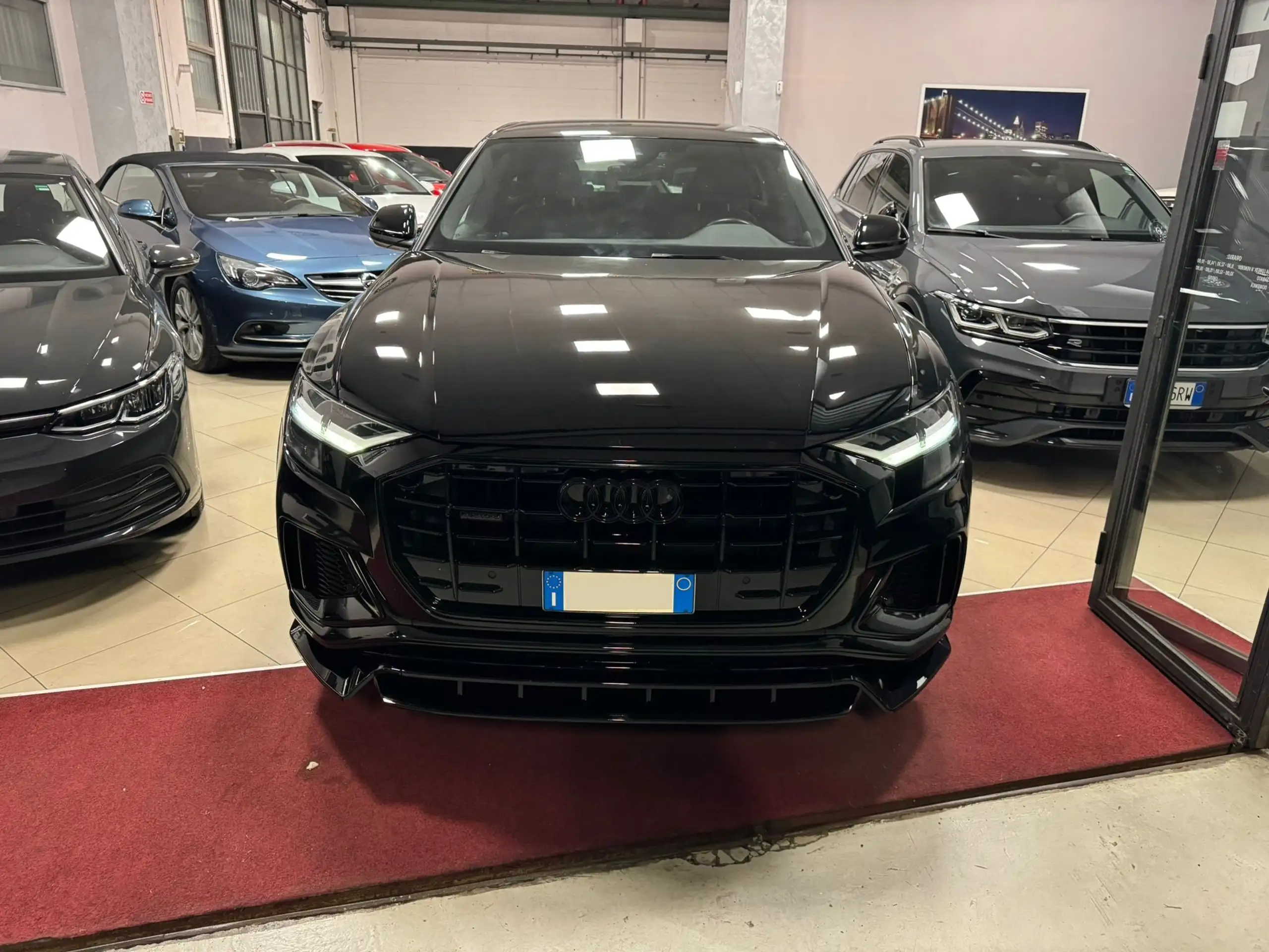 Audi - Q8