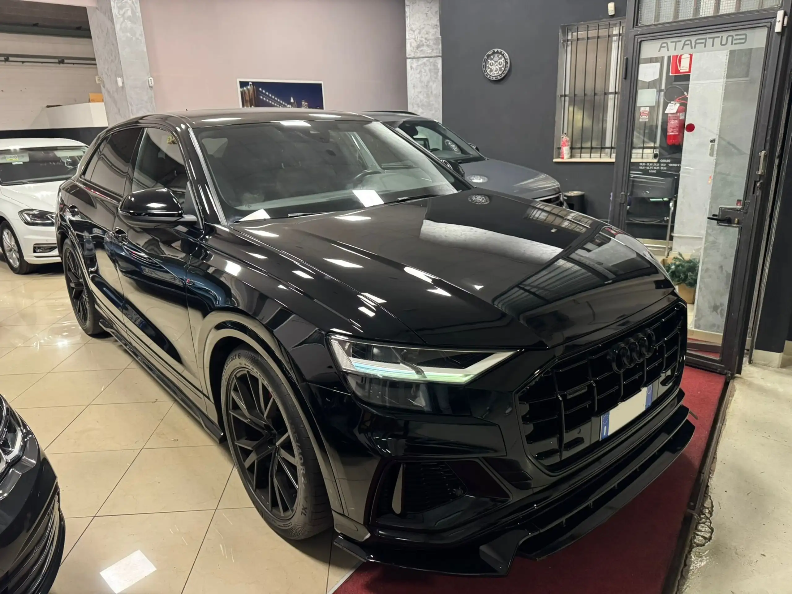 Audi - Q8