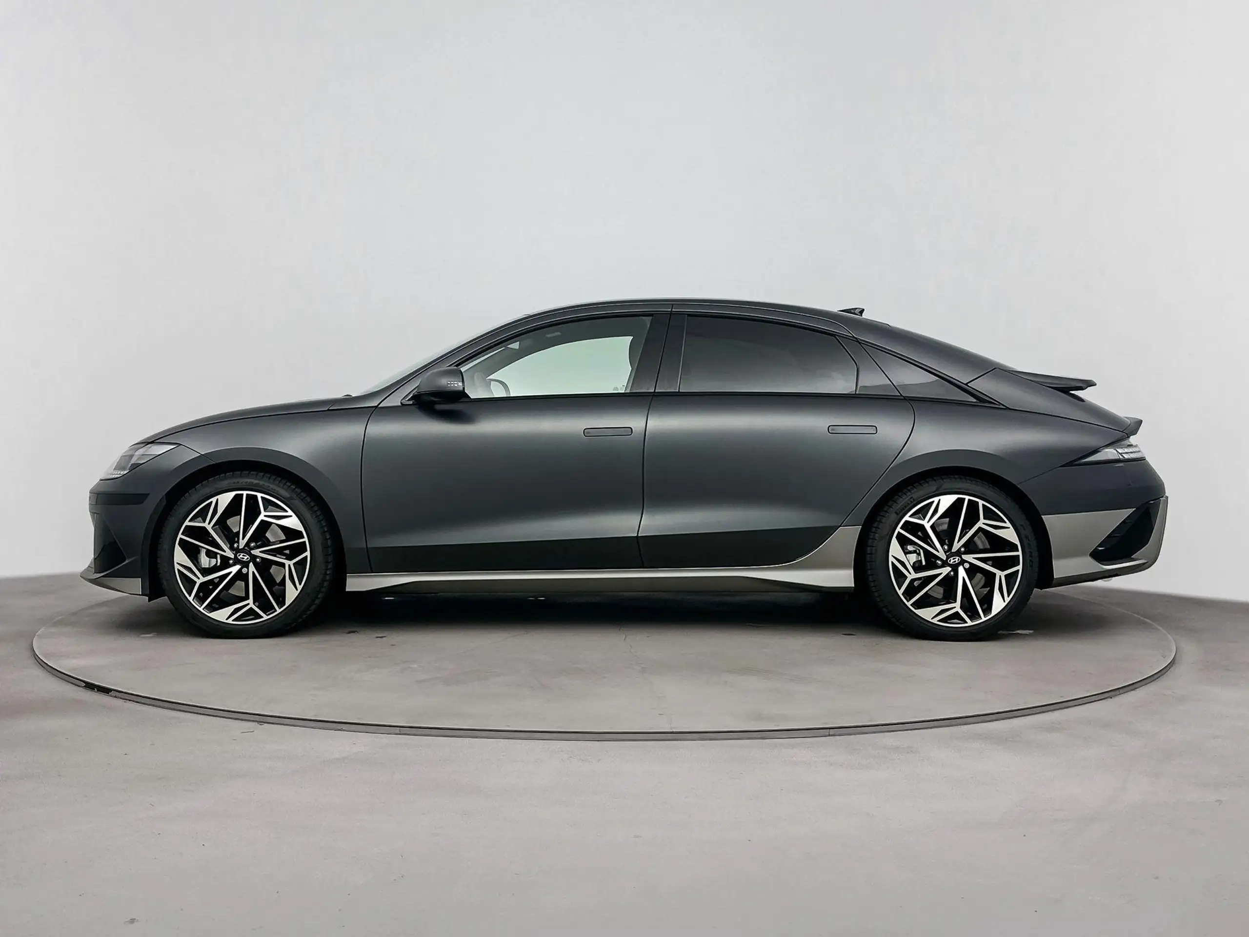 Hyundai - IONIQ 6