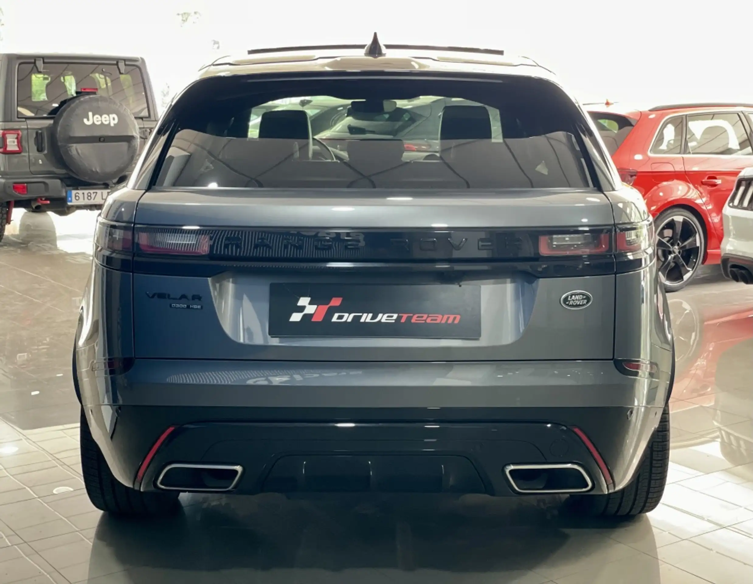 Land Rover - Range Rover Velar