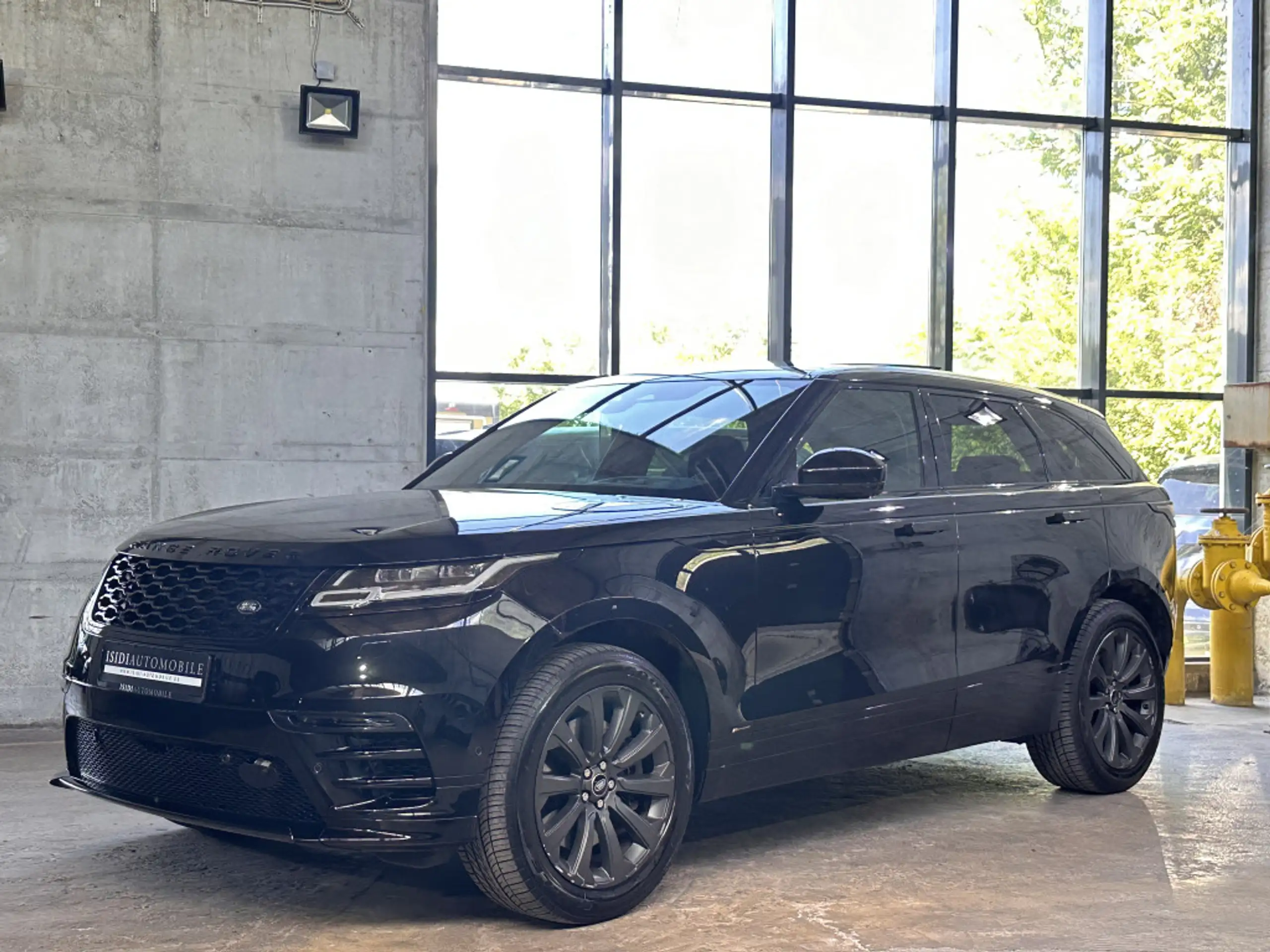 Land Rover - Range Rover Velar