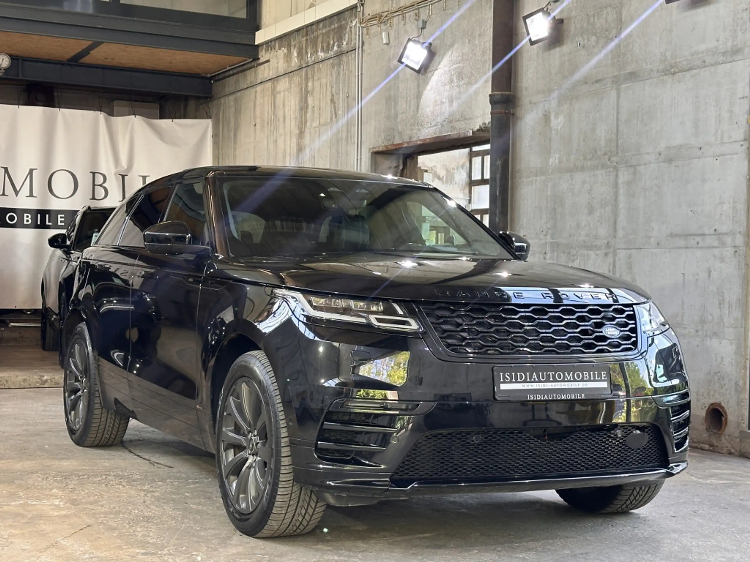 Land Rover - Range Rover Velar