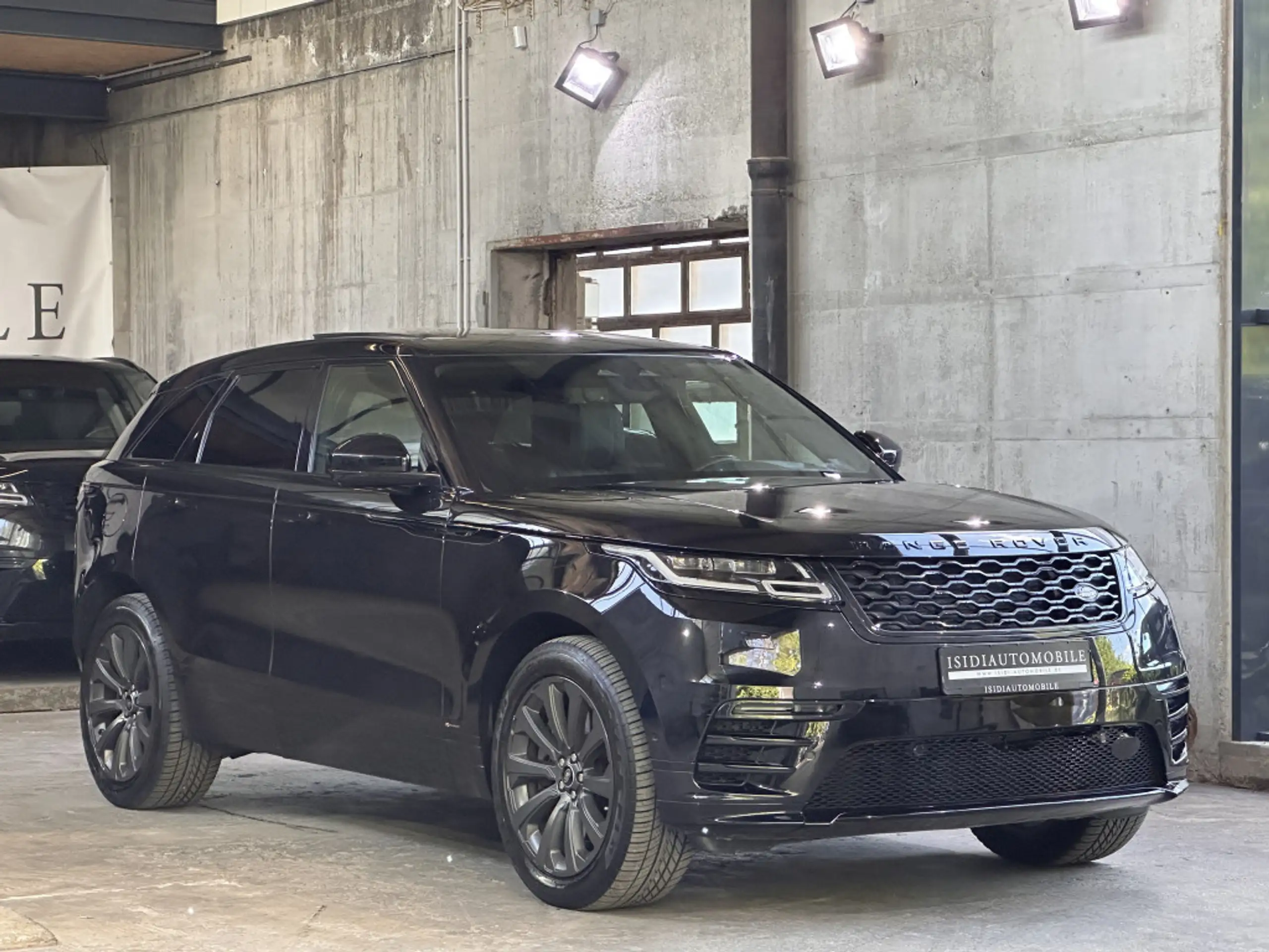 Land Rover - Range Rover Velar