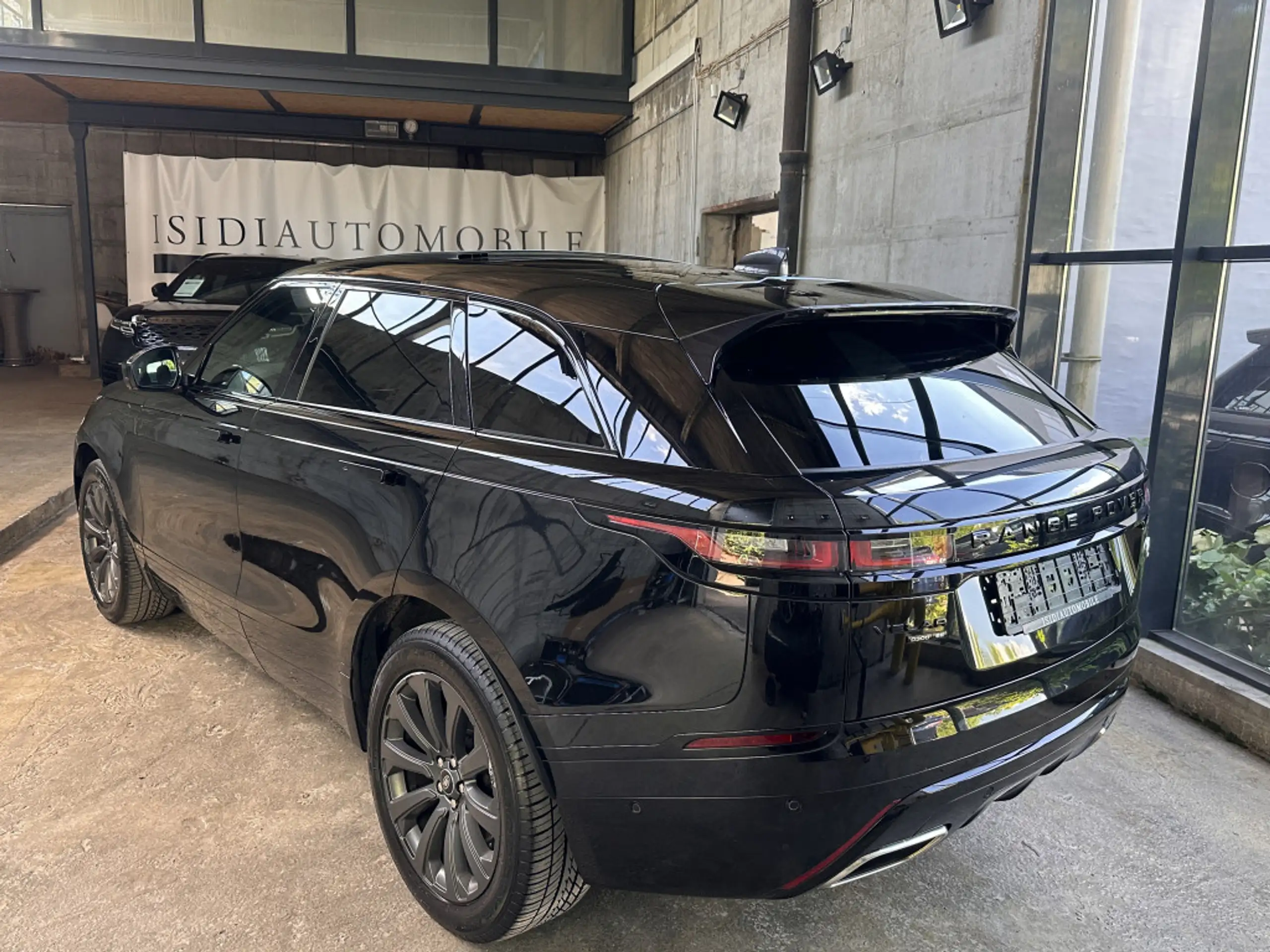 Land Rover - Range Rover Velar