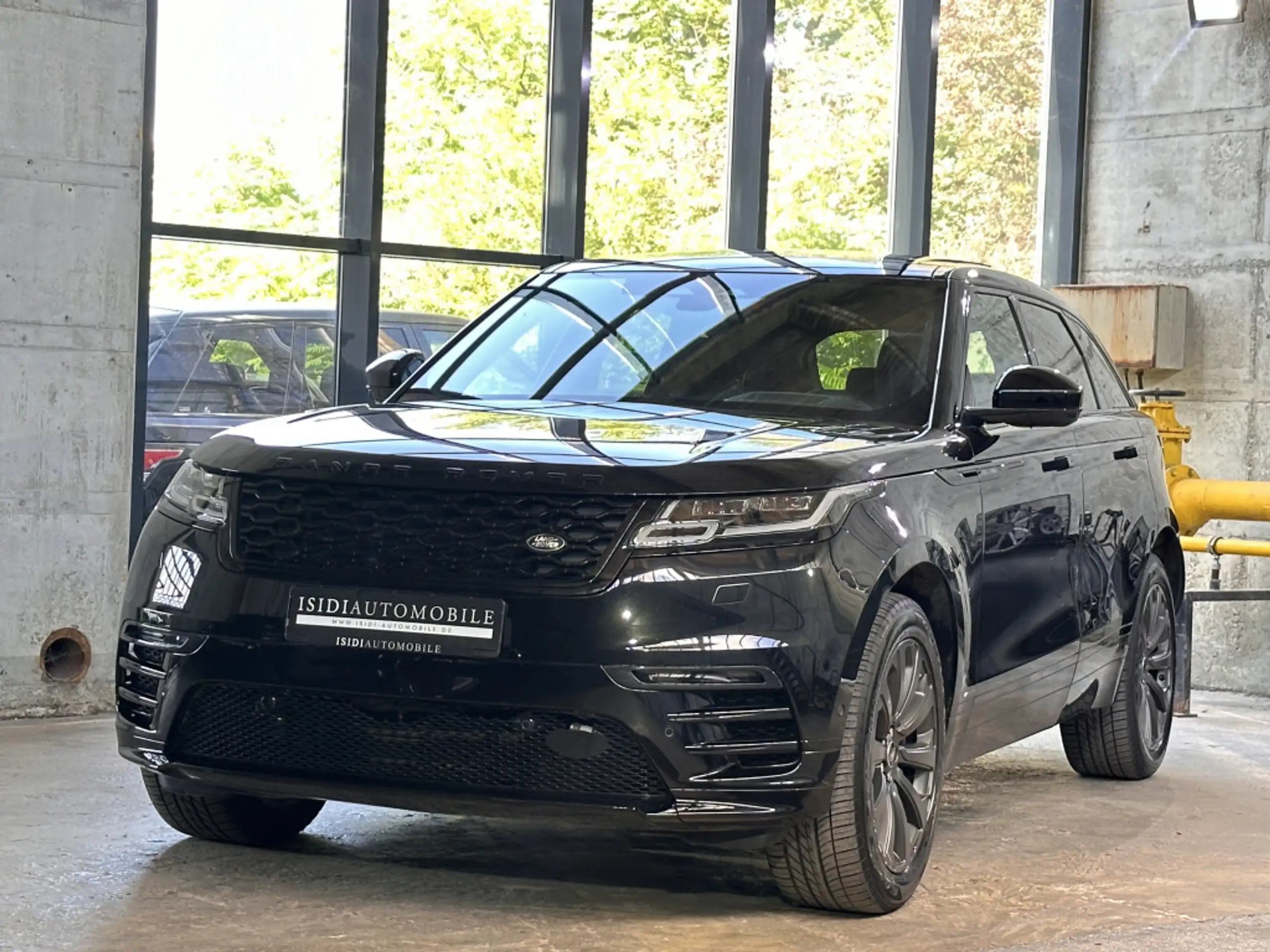 Land Rover - Range Rover Velar